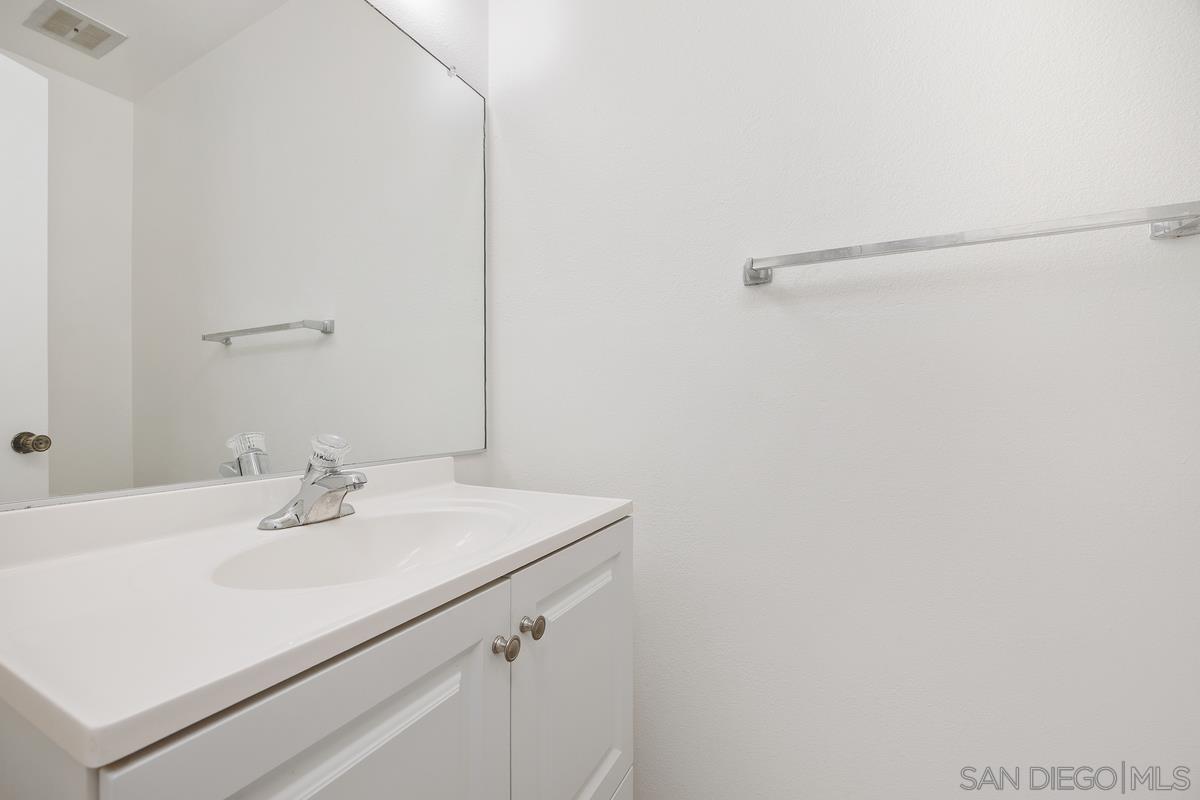 Detail Gallery Image 15 of 46 For 2777  Caminito Cedros, Del Mar,  CA 92014 - 3 Beds | 2/1 Baths