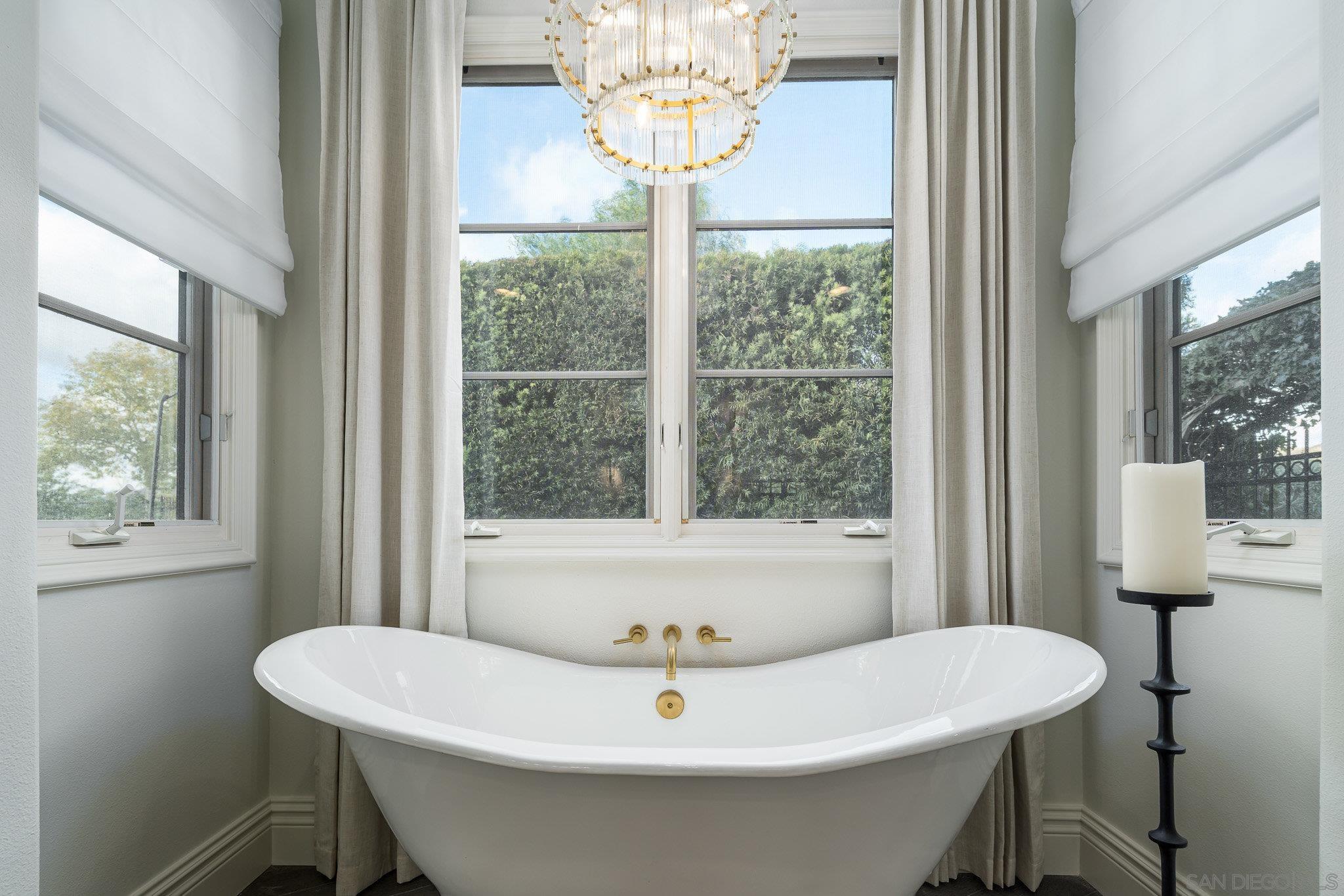 Detail Gallery Image 14 of 33 For 17870  Camino De La Mitra, Rancho Santa Fe,  CA 92067 - 5 Beds | 4/1 Baths