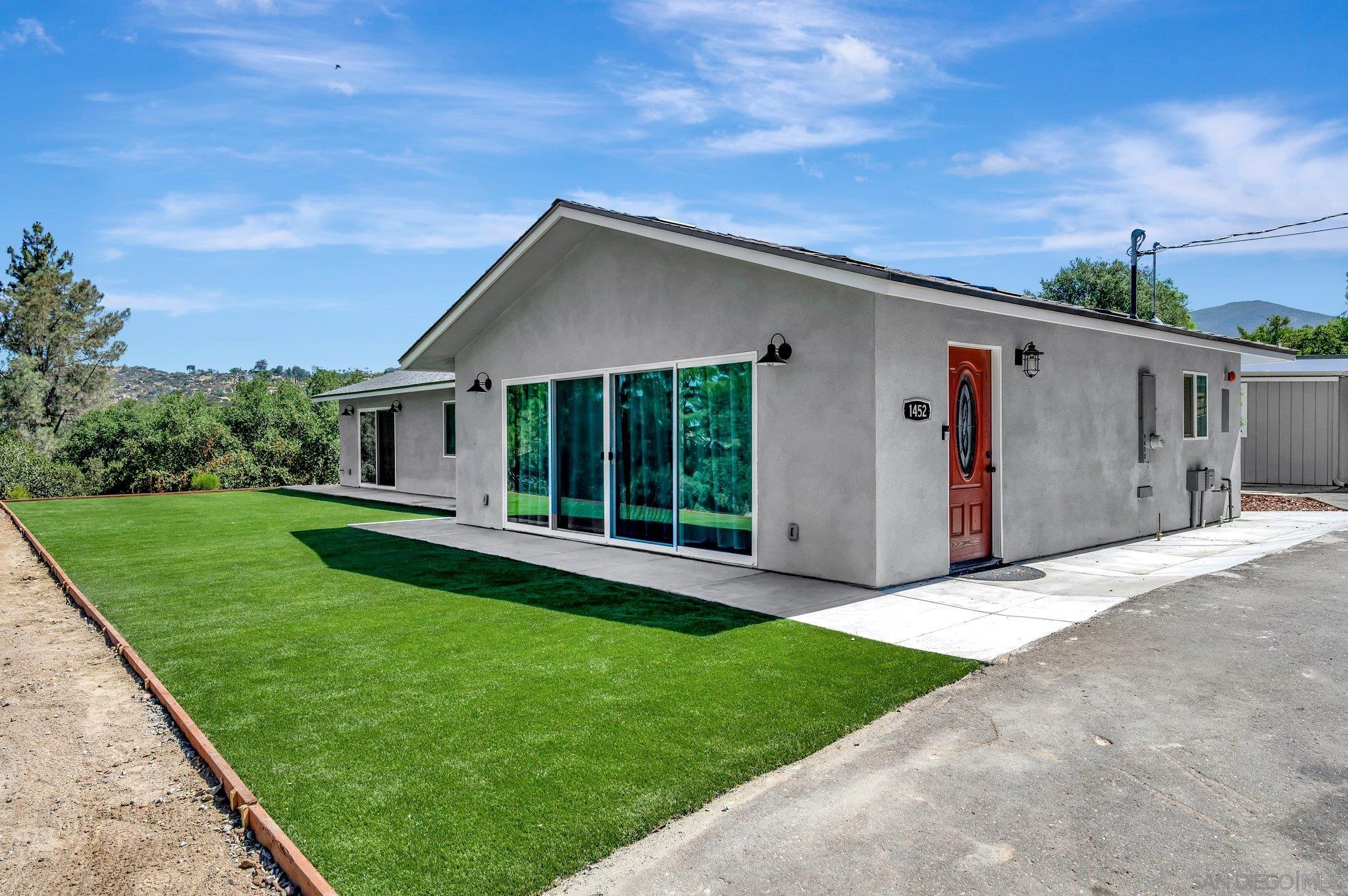 Detail Gallery Image 2 of 36 For 1452  Rock Terrace, Alpine,  CA 91901 - 5 Beds | 3/1 Baths