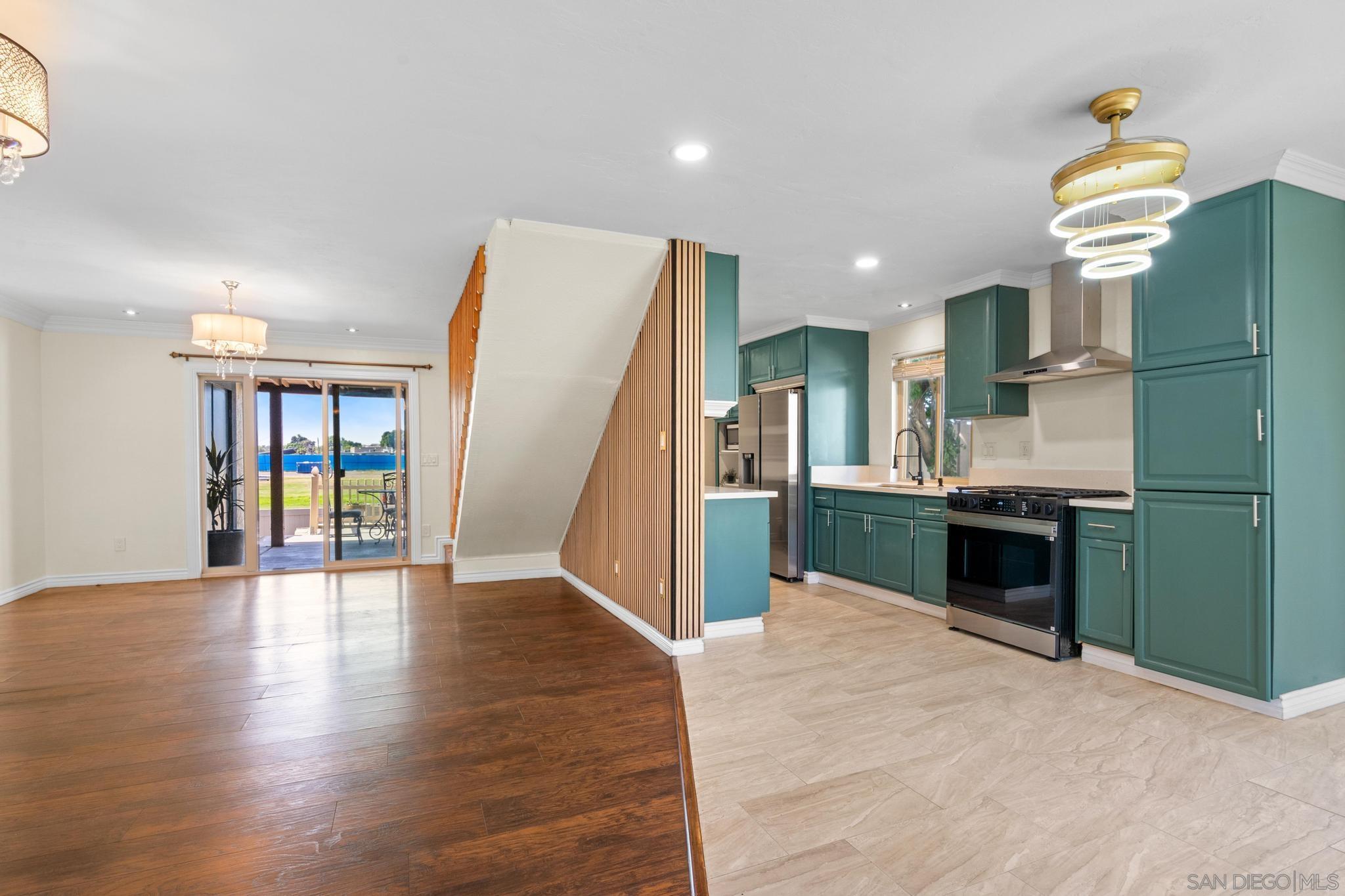 Front Image Thumbnail for SD250040999