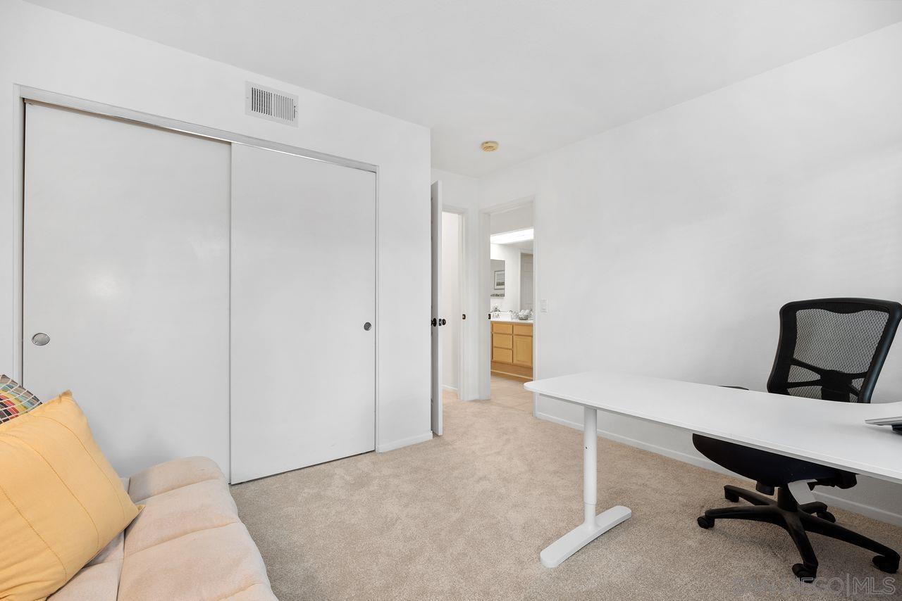 Detail Gallery Image 25 of 47 For 3965  via Holgura, San Diego,  CA 92130 - 3 Beds | 2/1 Baths