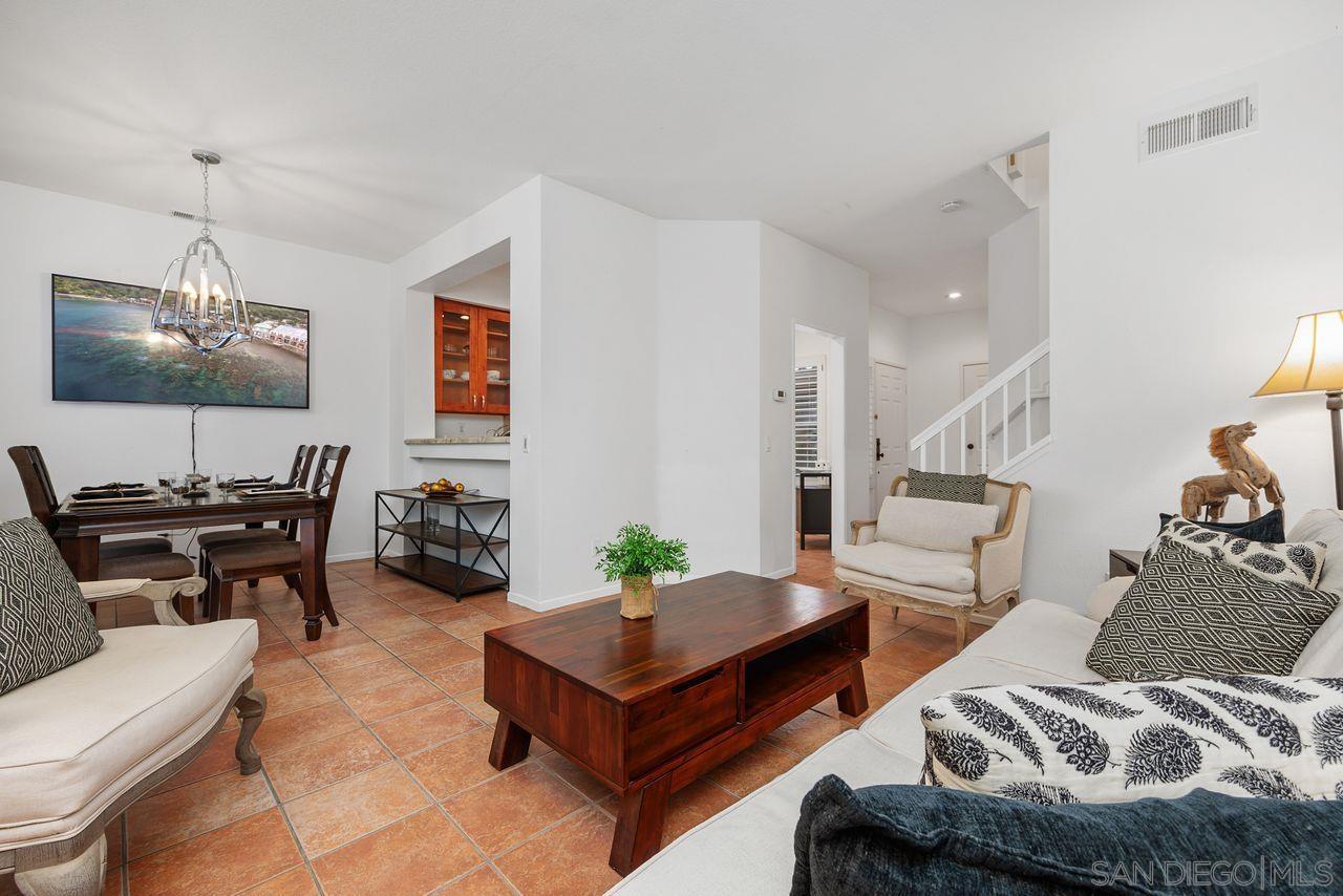 Detail Gallery Image 8 of 47 For 3965  via Holgura, San Diego,  CA 92130 - 3 Beds | 2/1 Baths