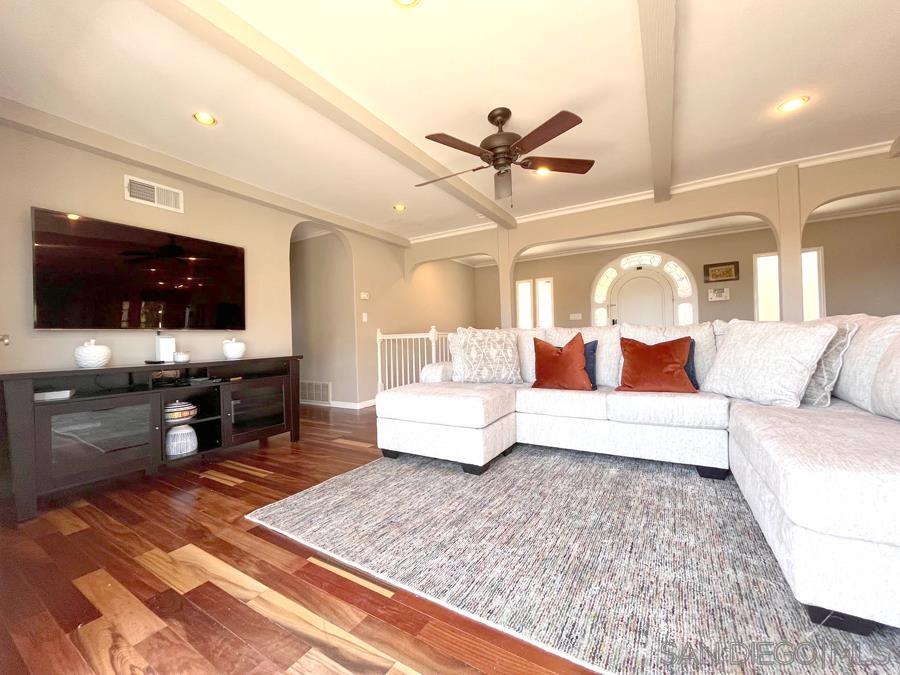 Detail Gallery Image 19 of 43 For 4275  Crestview Drive, La Mesa,  CA 91941 - 5 Beds | 3/1 Baths