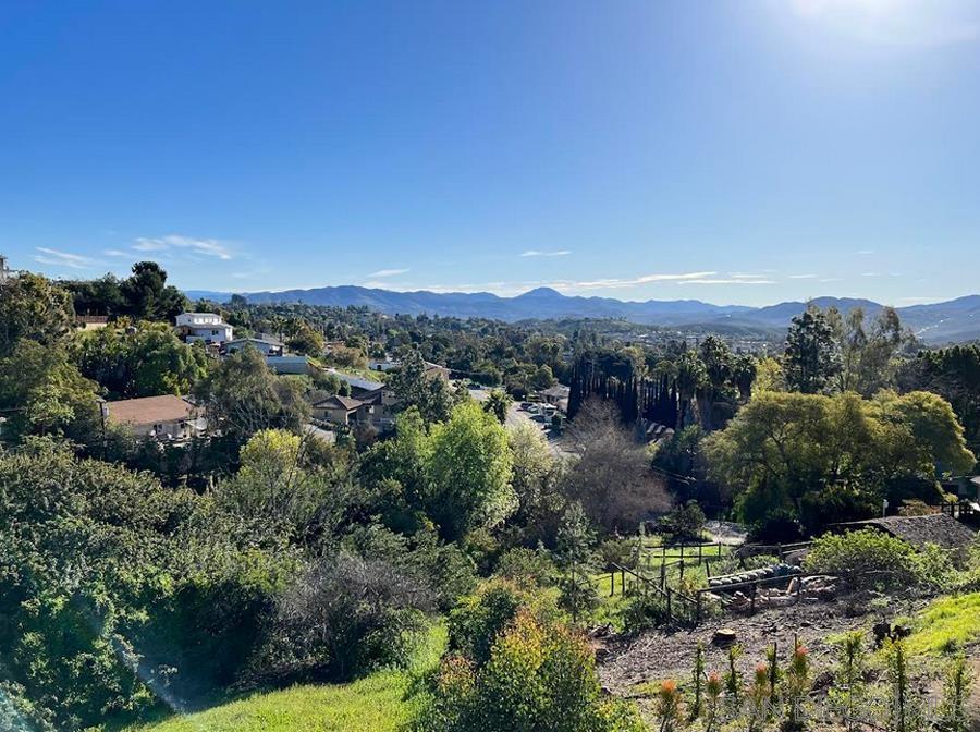 Detail Gallery Image 37 of 43 For 4275  Crestview Drive, La Mesa,  CA 91941 - 5 Beds | 3/1 Baths