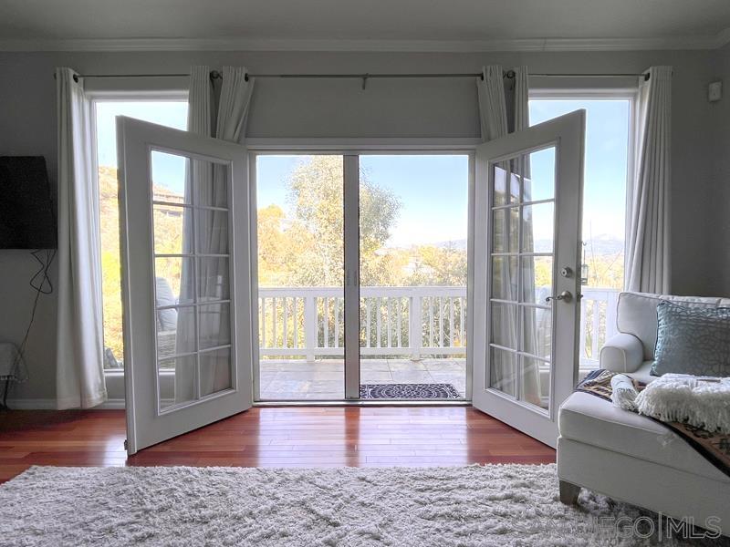 Detail Gallery Image 5 of 43 For 4275  Crestview Drive, La Mesa,  CA 91941 - 5 Beds | 3/1 Baths