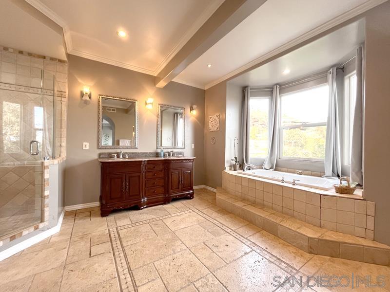 Detail Gallery Image 6 of 43 For 4275  Crestview Drive, La Mesa,  CA 91941 - 5 Beds | 3/1 Baths