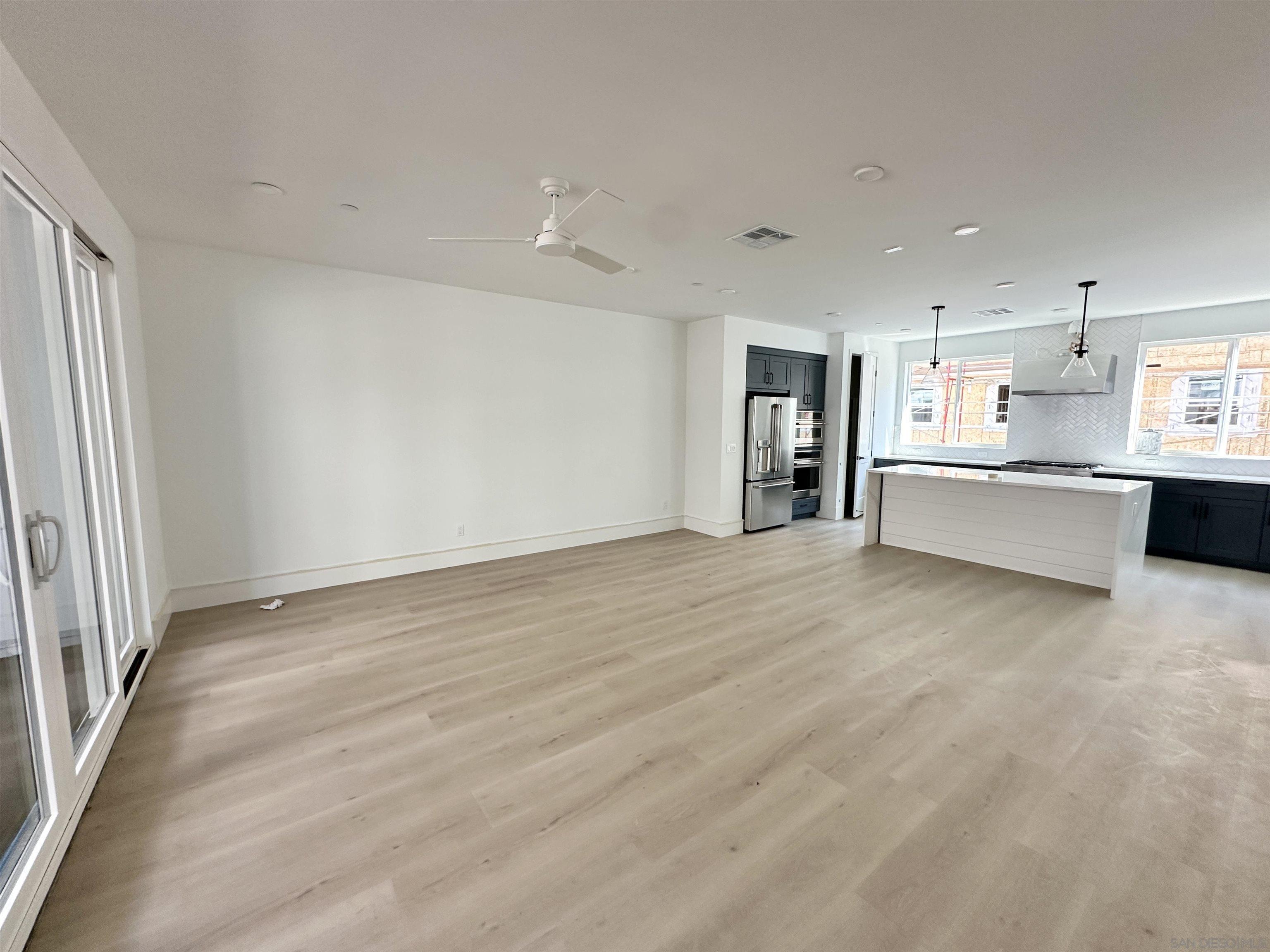 Detail Gallery Image 6 of 32 For 7290  Ponto Drive S #207, Carlsbad,  CA 92011 - 3 Beds | 3/1 Baths