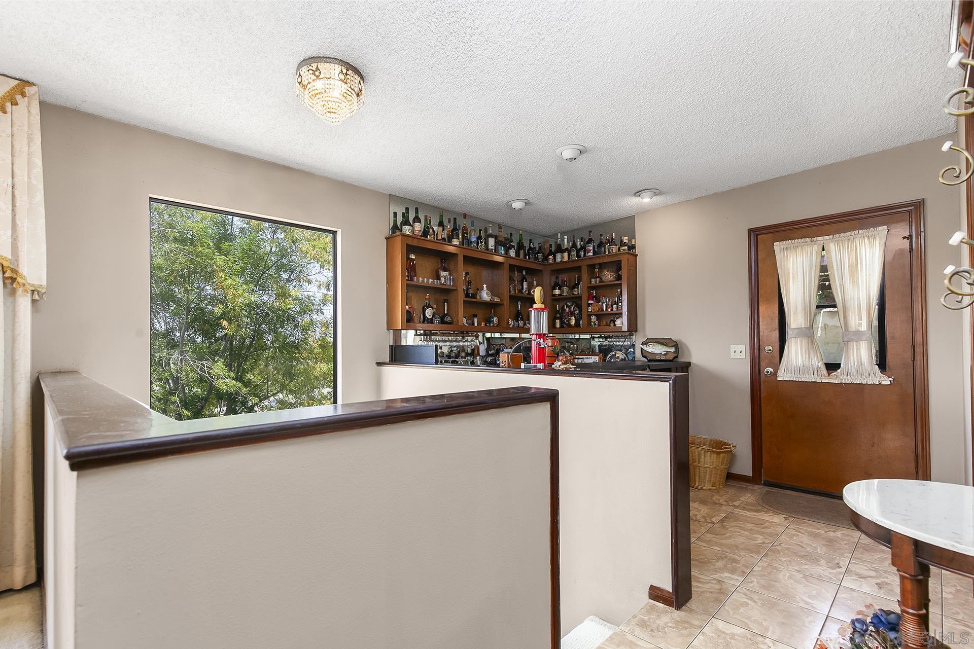 Detail Gallery Image 12 of 58 For 3428  Quimby St, San Diego,  CA 92106 - 3 Beds | 2 Baths