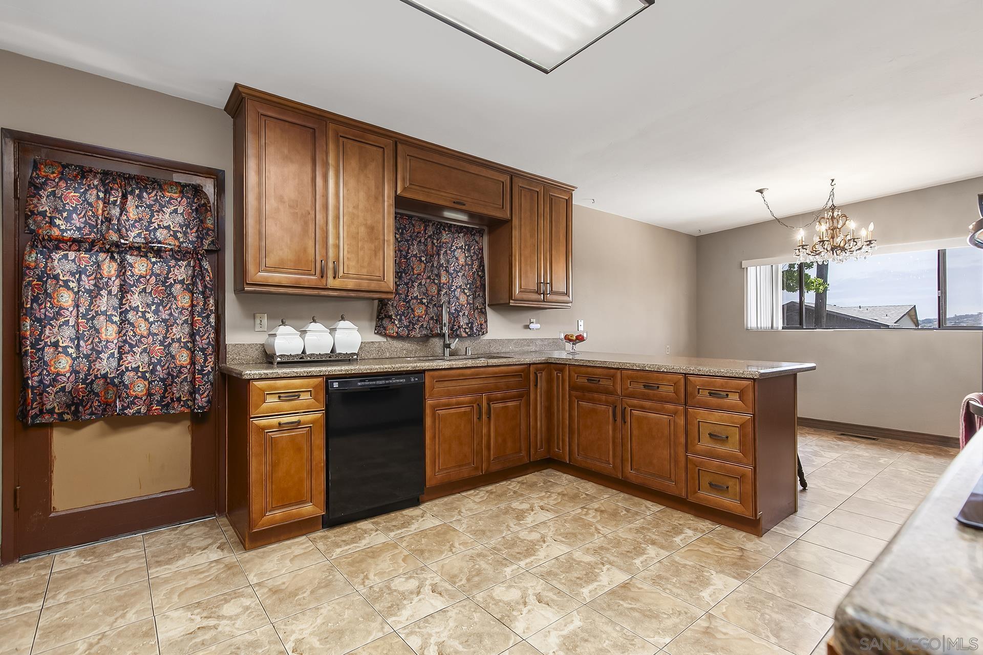 Detail Gallery Image 28 of 58 For 3428  Quimby St, San Diego,  CA 92106 - 3 Beds | 2 Baths