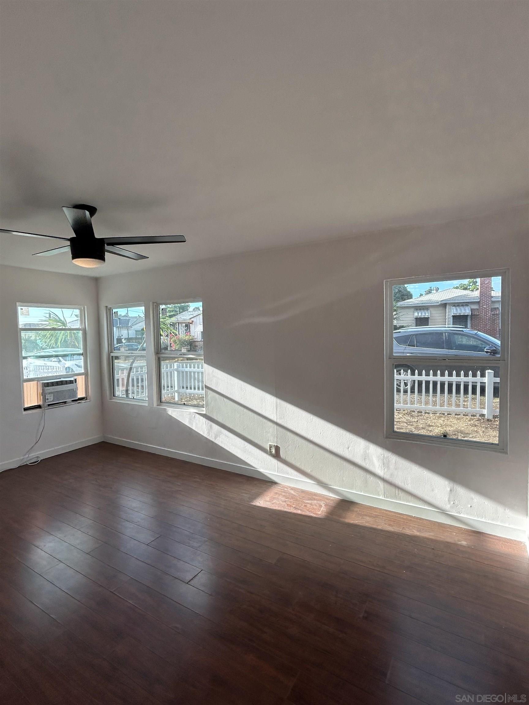 Detail Gallery Image 4 of 17 For 7051  Stanford Avenue, La Mesa,  CA 91942 - 2 Beds | 1 Baths