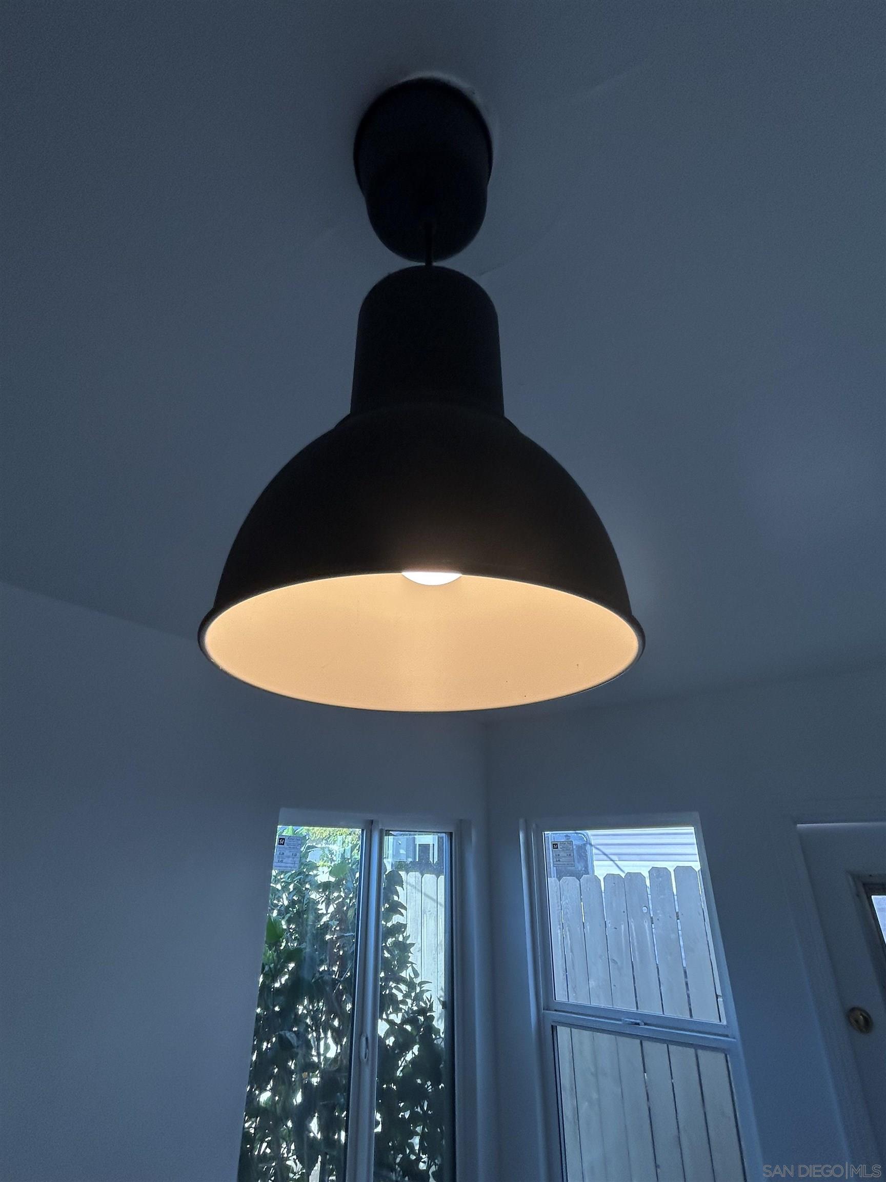 Detail Gallery Image 5 of 17 For 7051  Stanford Avenue, La Mesa,  CA 91942 - 2 Beds | 1 Baths