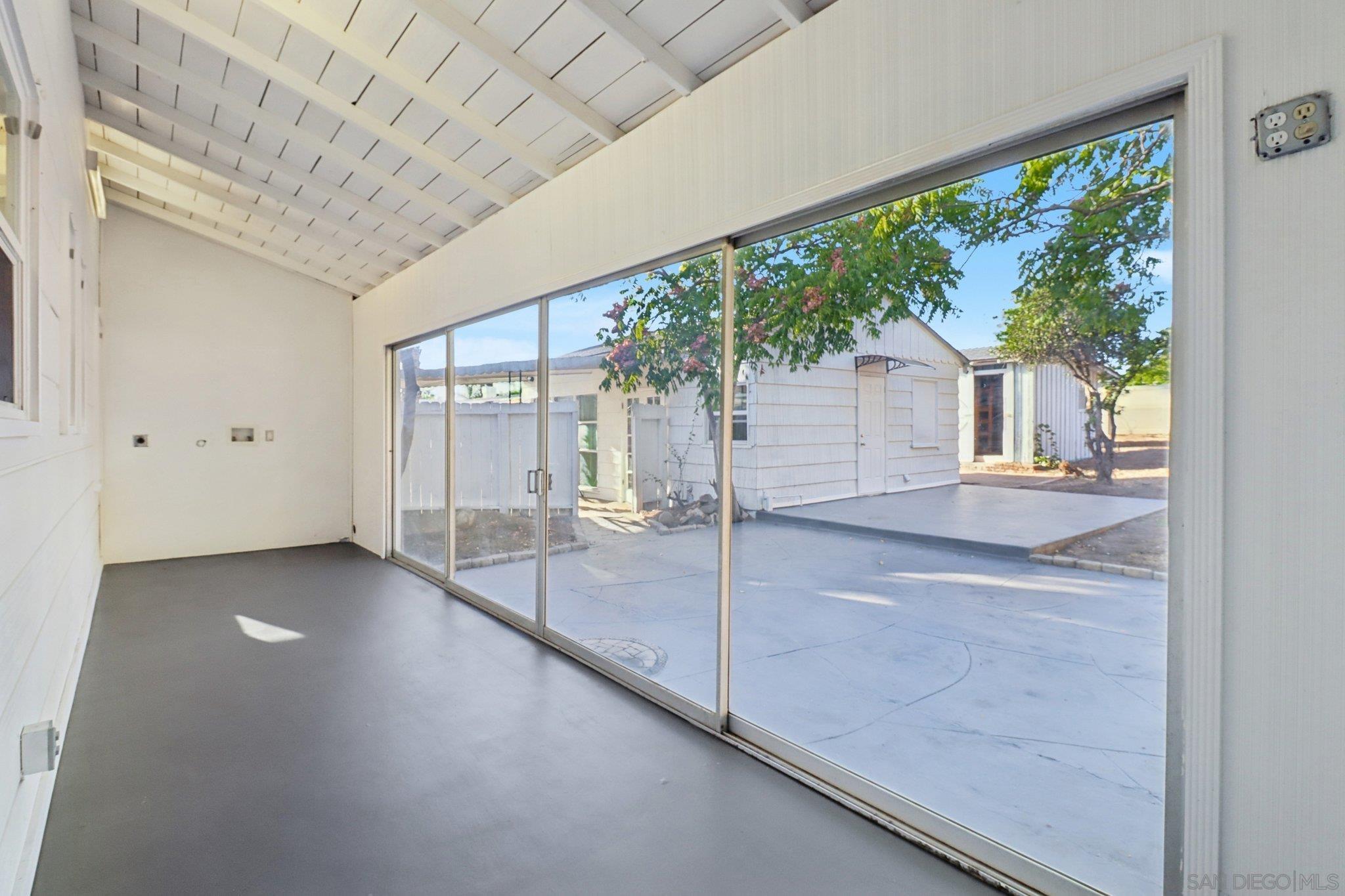 Detail Gallery Image 33 of 54 For 9130  Shirley Dr, La Mesa,  CA 91941 - 3 Beds | 3 Baths