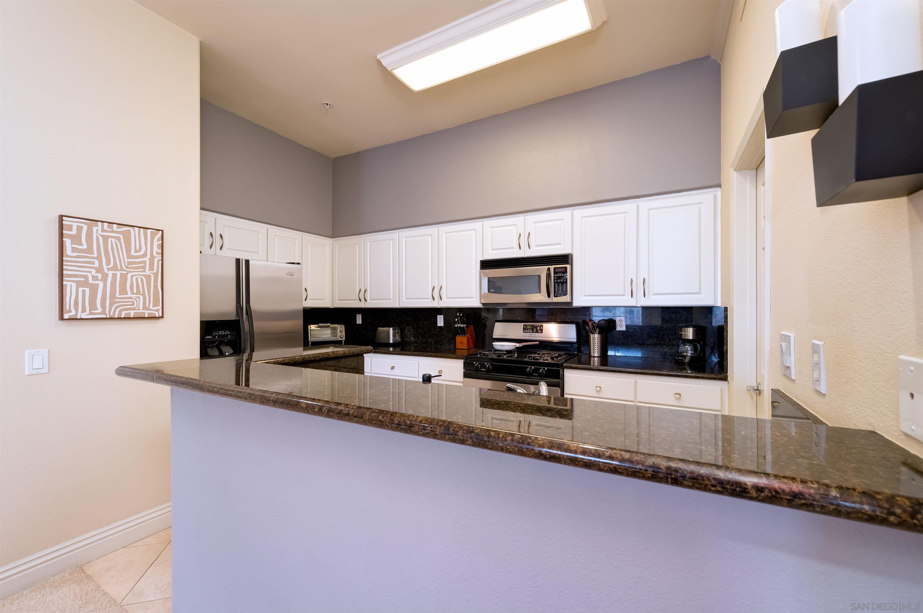 Detail Gallery Image 6 of 43 For 12368  Carmel Country Rd  #303,  San Diego,  CA 92130 - 1 Beds | 1 Baths