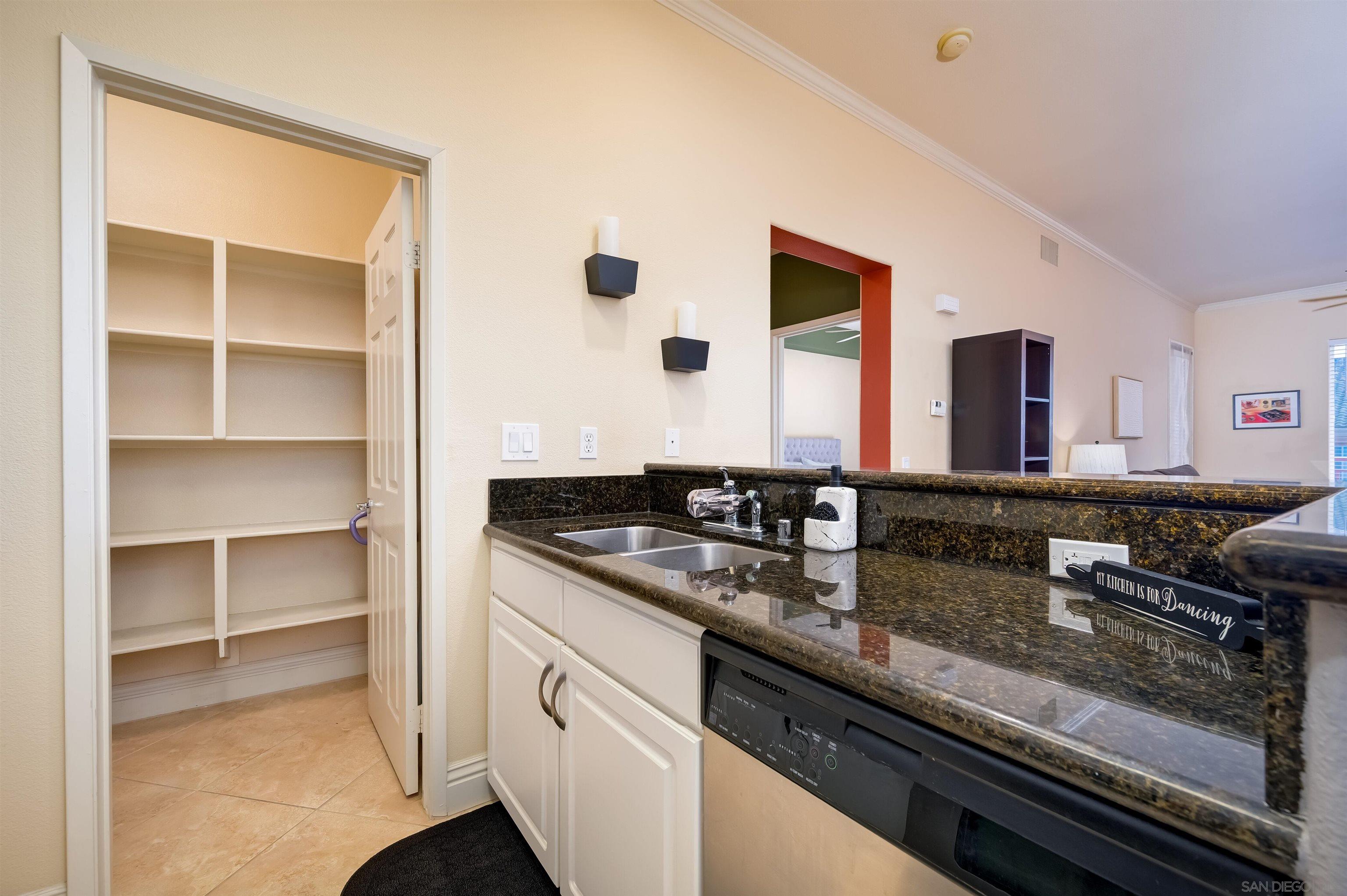 Detail Gallery Image 8 of 43 For 12368  Carmel Country Rd  #303,  San Diego,  CA 92130 - 1 Beds | 1 Baths