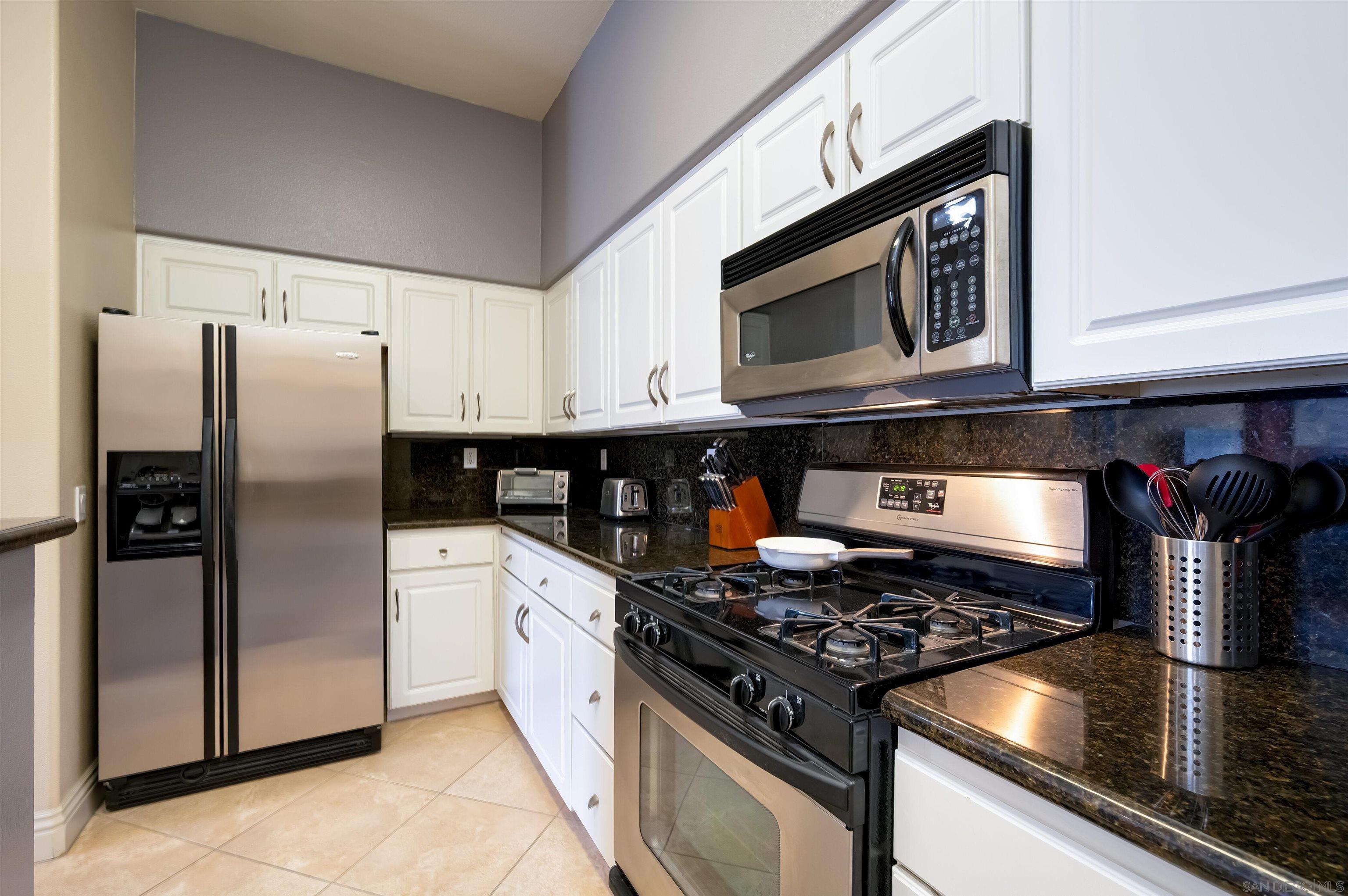 Detail Gallery Image 10 of 43 For 12368  Carmel Country Rd  #303,  San Diego,  CA 92130 - 1 Beds | 1 Baths