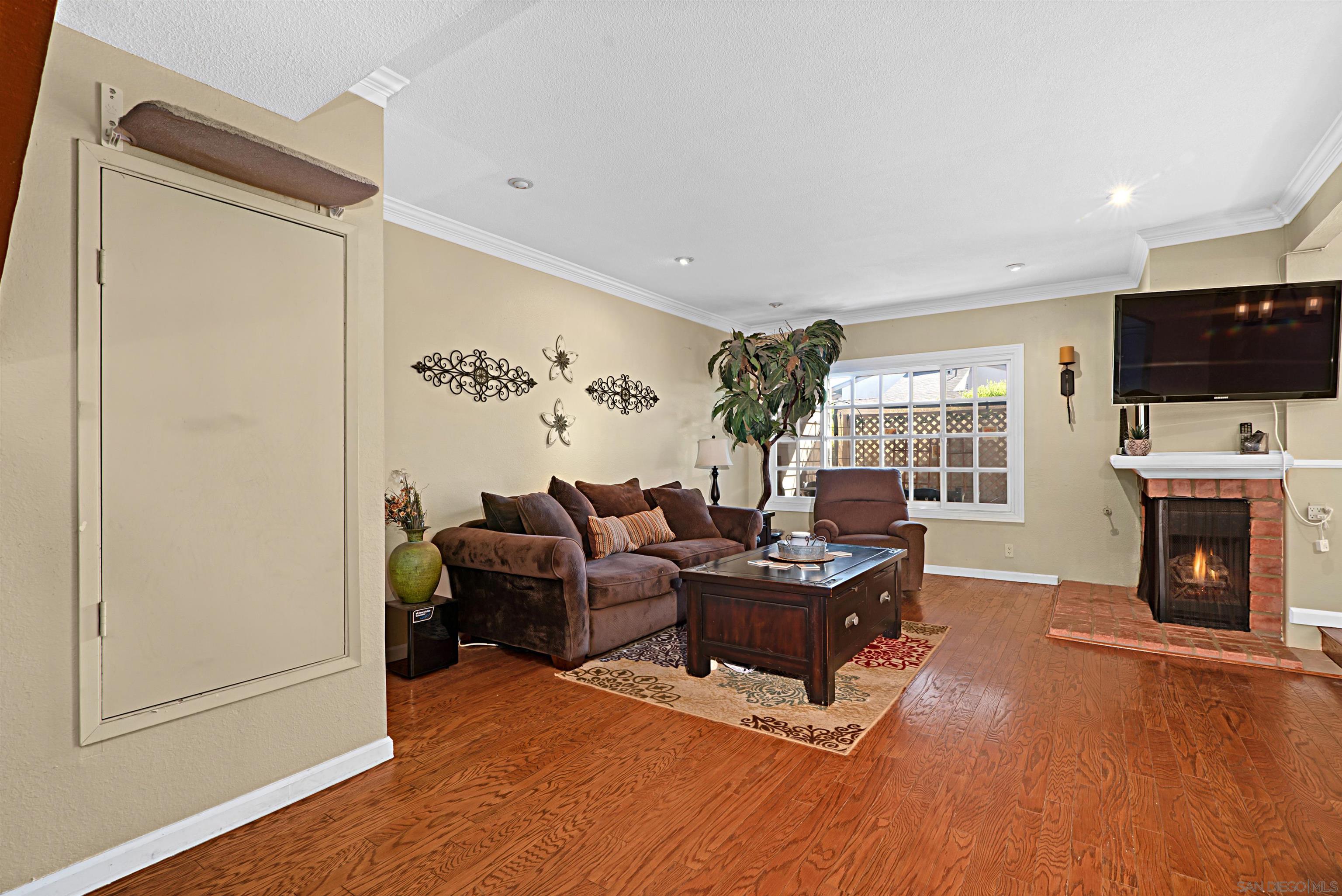 Detail Gallery Image 14 of 40 For 9917  Aviary Drive, San Diego,  CA 92131 - 3 Beds | 2/1 Baths
