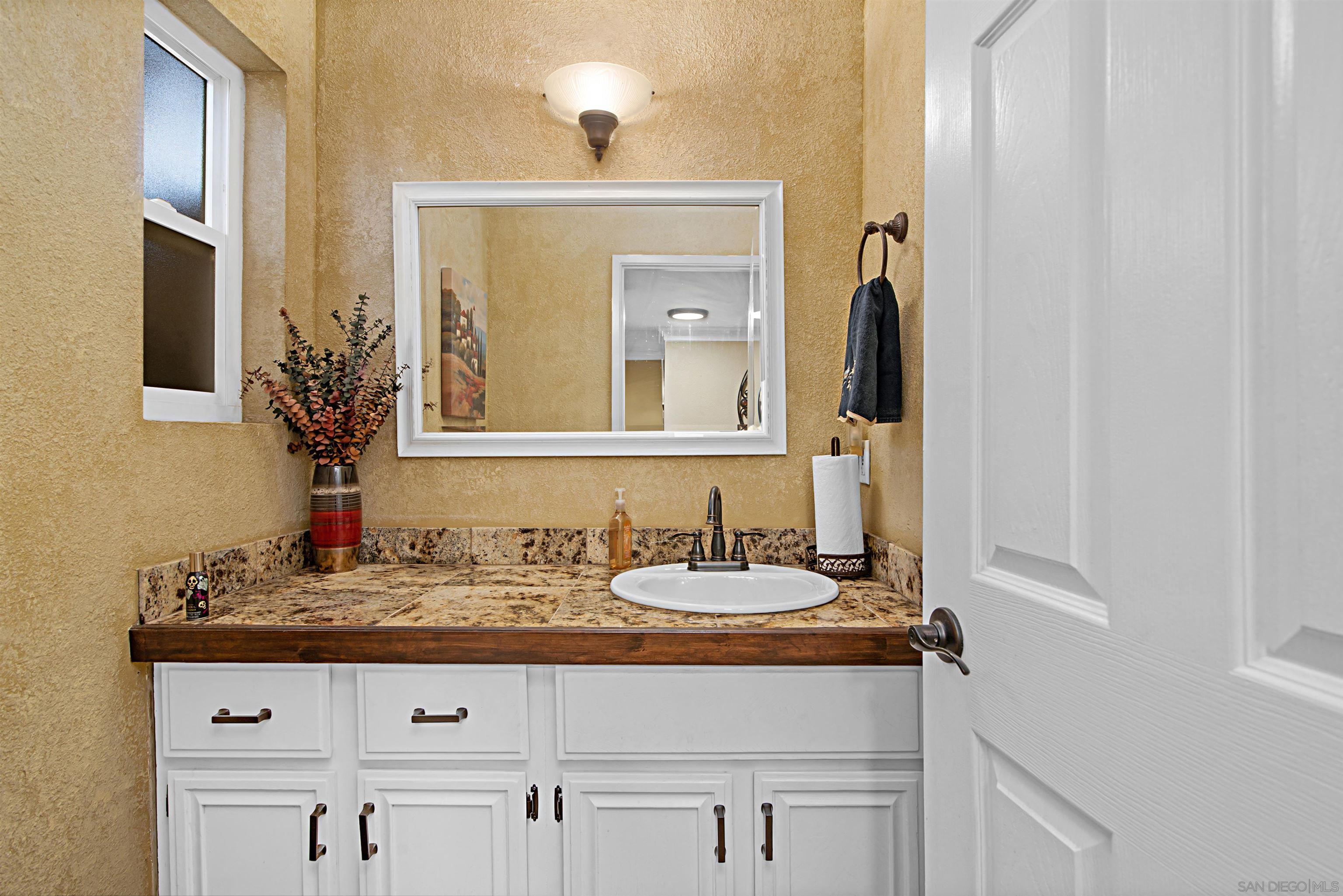Detail Gallery Image 18 of 40 For 9917  Aviary Drive, San Diego,  CA 92131 - 3 Beds | 2/1 Baths