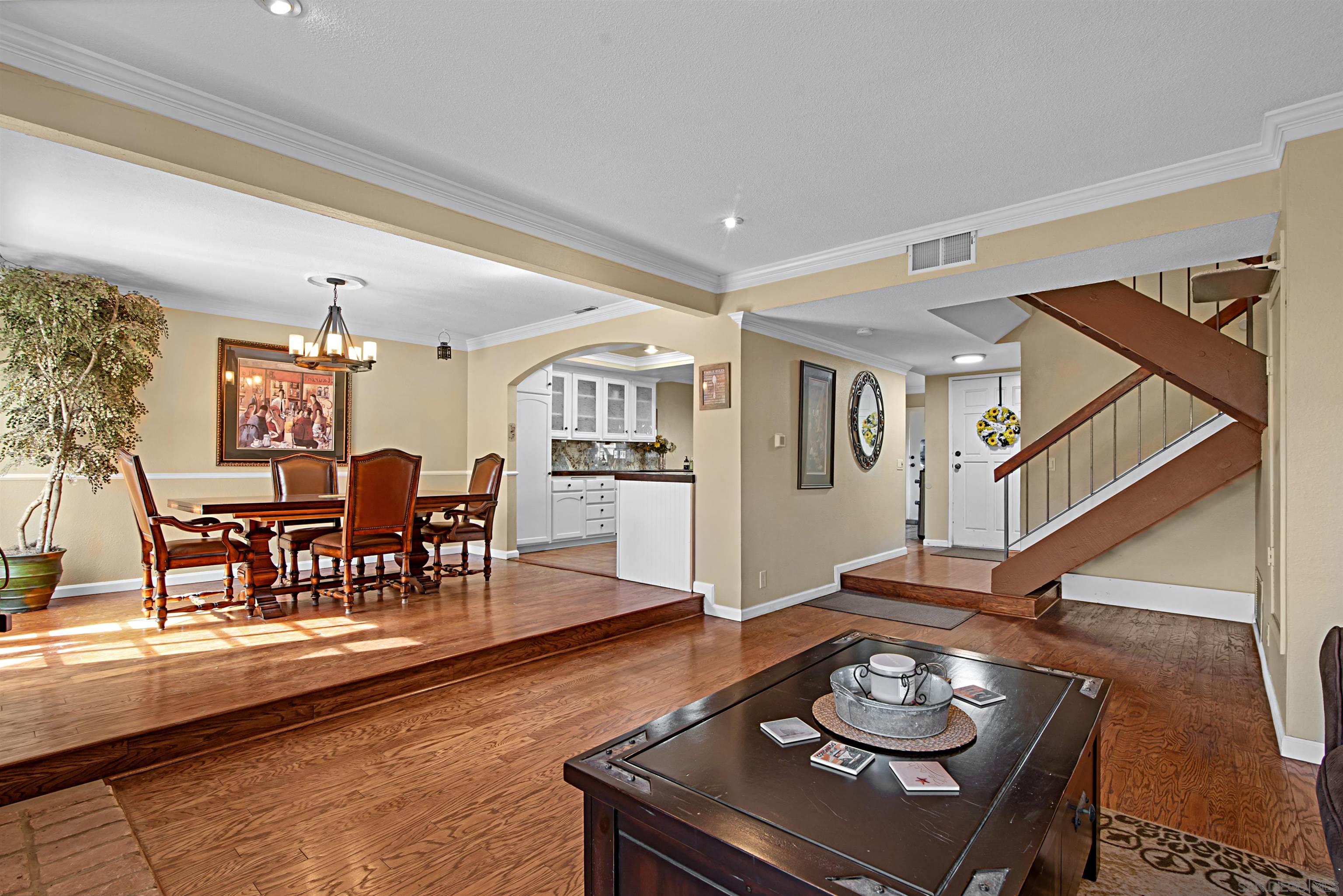 Detail Gallery Image 3 of 40 For 9917  Aviary Drive, San Diego,  CA 92131 - 3 Beds | 2/1 Baths