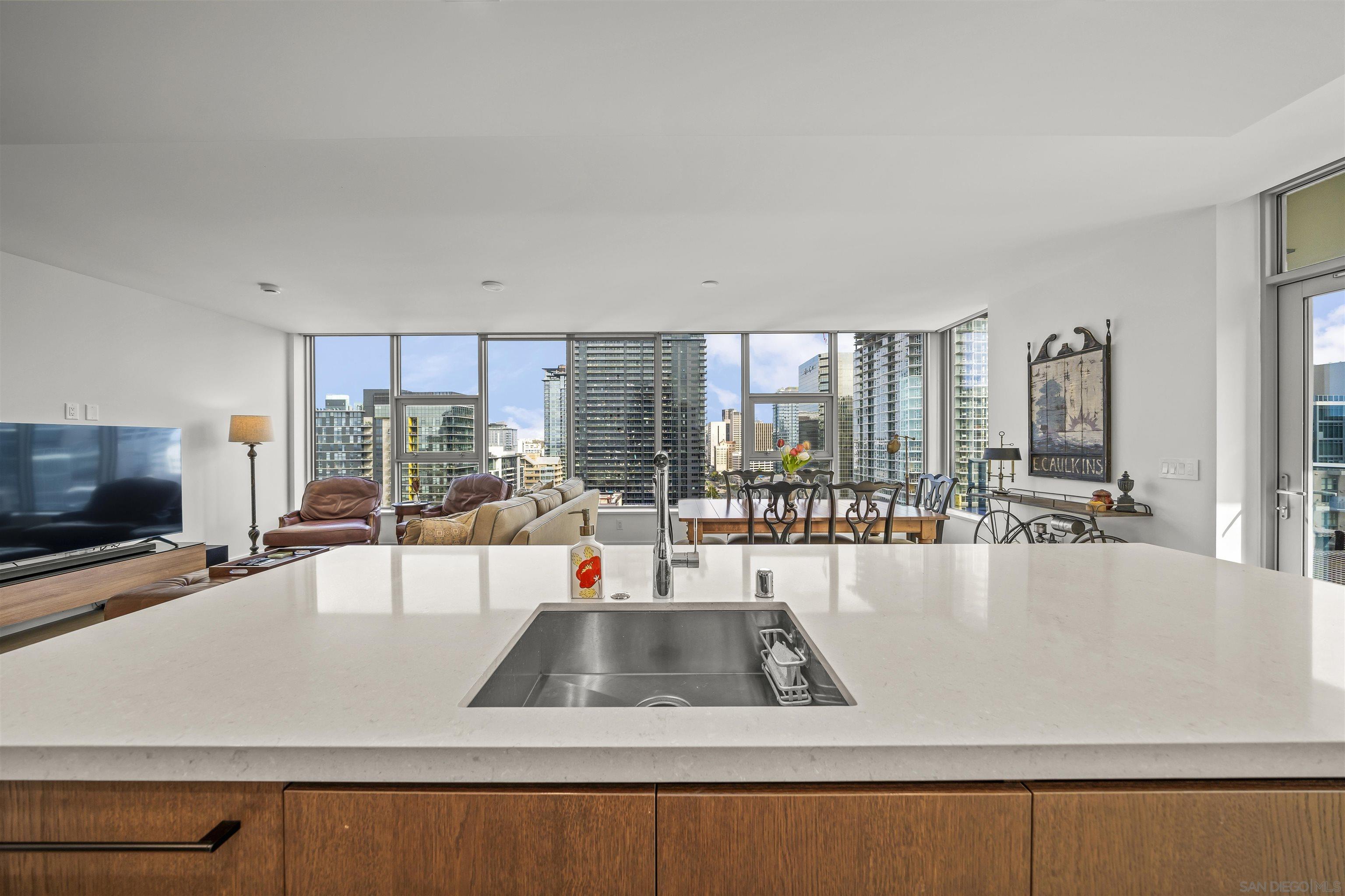 Detail Gallery Image 4 of 43 For 1388  Kettner Blvd  2206, San Diego,  CA 92101 - 2 Beds | 2 Baths