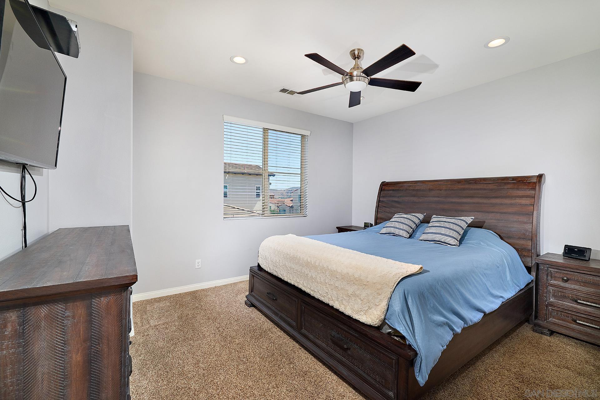 Detail Gallery Image 11 of 34 For 16222  Veridian Circle, San Diego,  CA 92127 - 4 Beds | 3/1 Baths