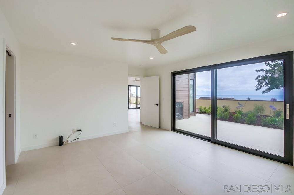 Detail Gallery Image 12 of 32 For 14066  Crest Way, Del Mar,  CA 92014 - 4 Beds | 2/1 Baths