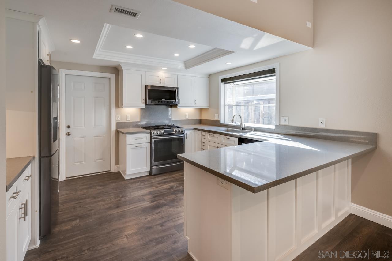 Detail Gallery Image 9 of 30 For 10224  Pebble Beach Dr, Santee,  CA 92071 - 3 Beds | 2 Baths