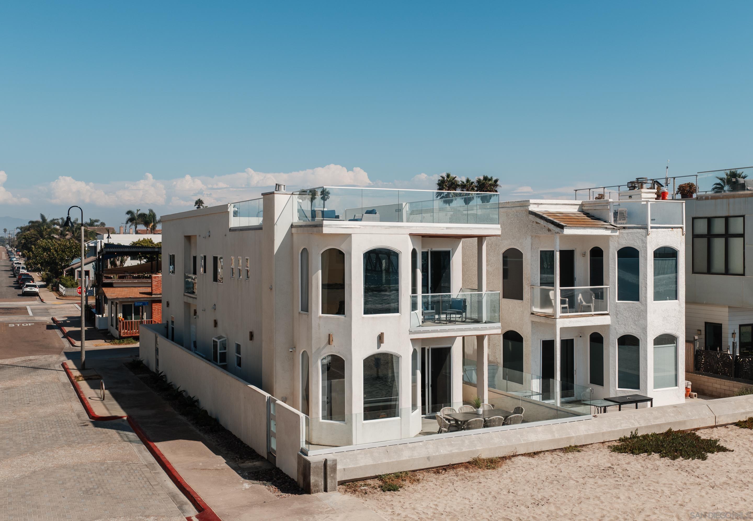 Detail Gallery Image 2 of 59 For 806  Ocean Ln, Imperial Beach,  CA 91932 - 4 Beds | 4 Baths