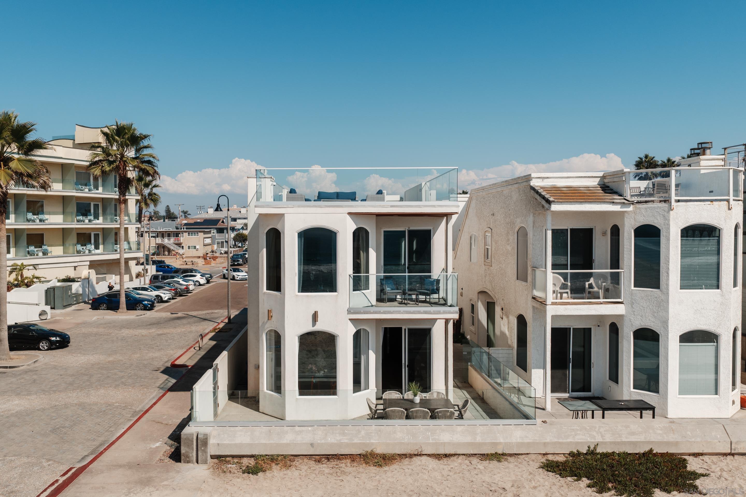 Detail Gallery Image 3 of 59 For 806  Ocean Ln, Imperial Beach,  CA 91932 - 4 Beds | 4 Baths