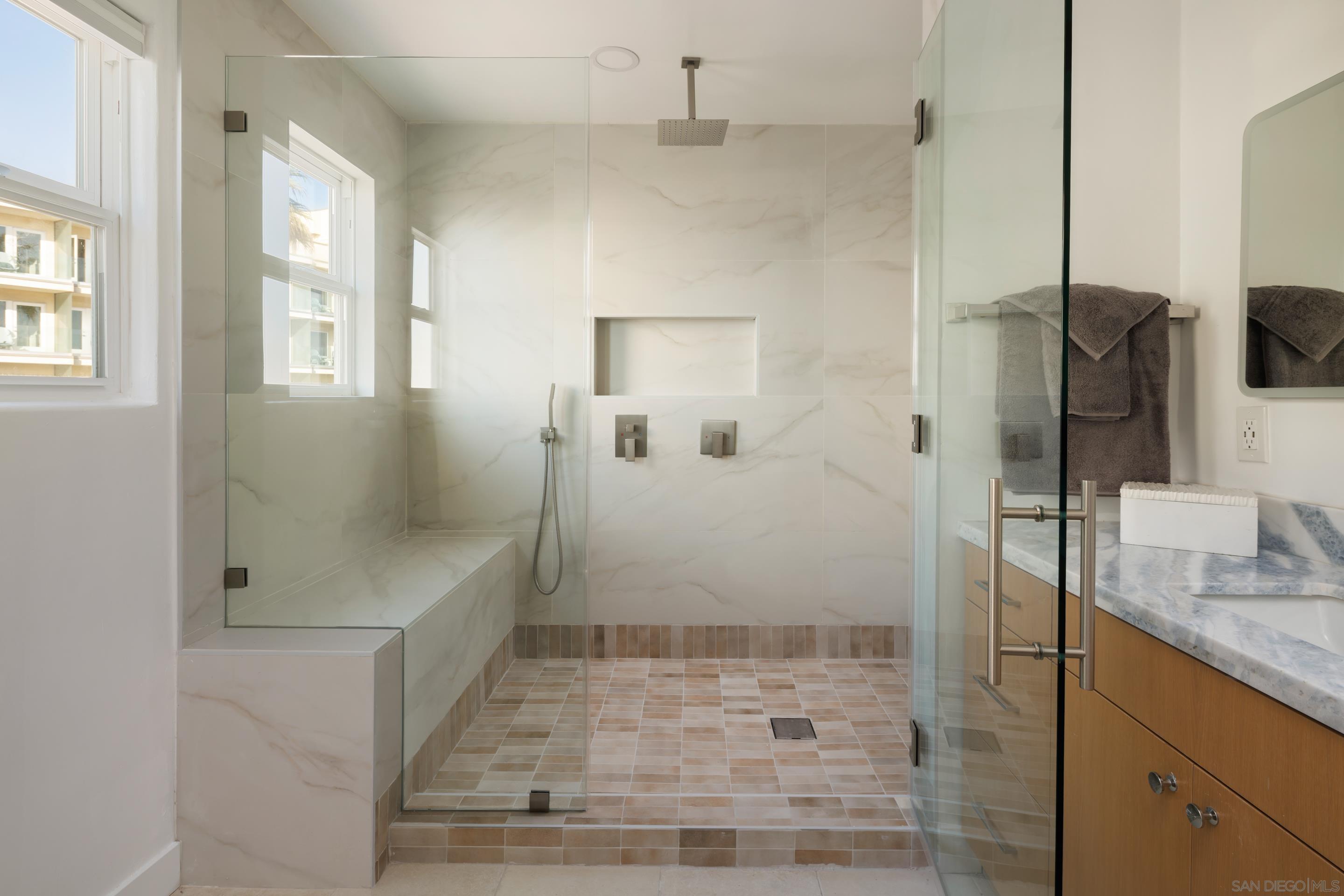 Detail Gallery Image 21 of 59 For 806  Ocean Ln, Imperial Beach,  CA 91932 - 4 Beds | 4 Baths