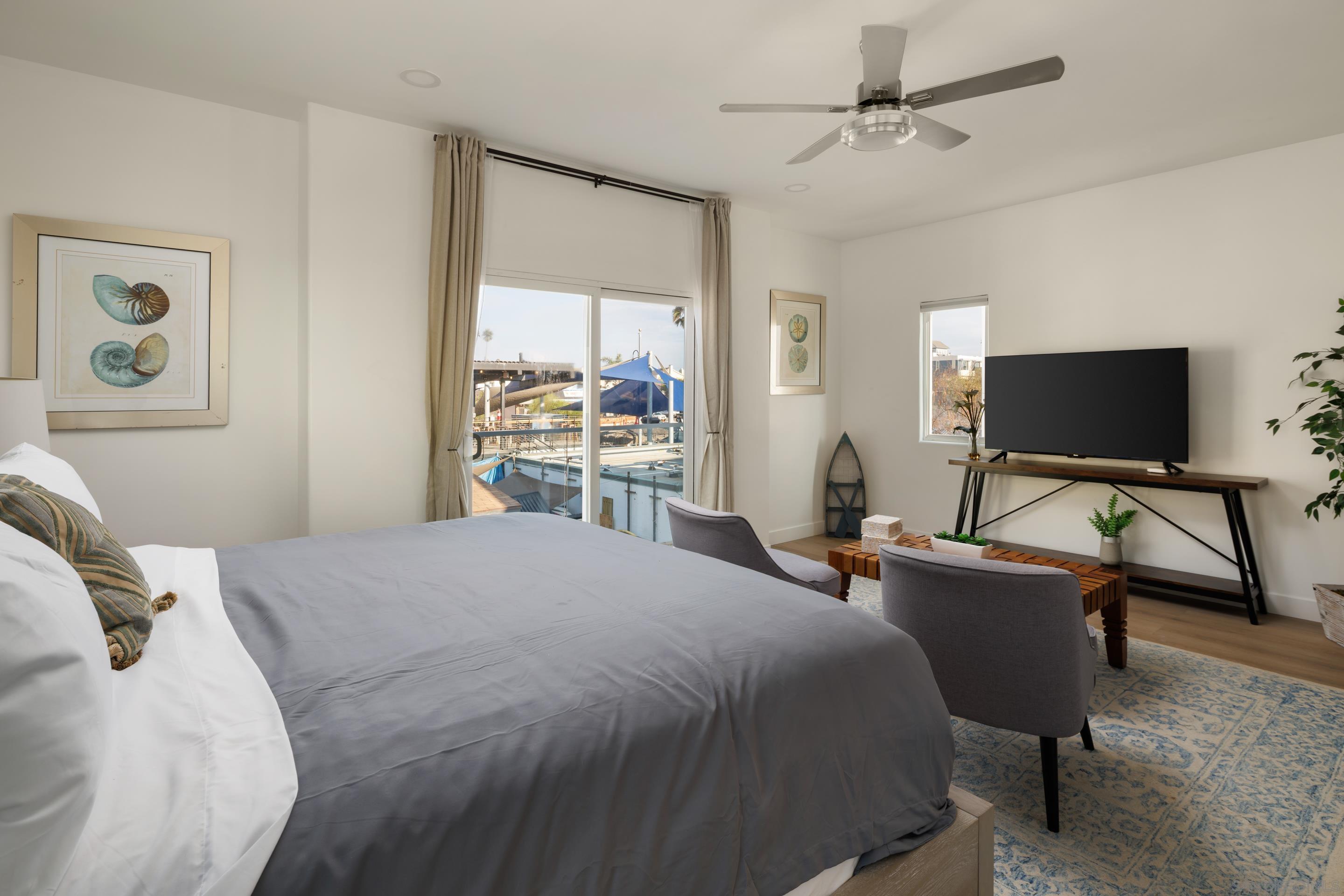 Detail Gallery Image 27 of 59 For 806  Ocean Ln, Imperial Beach,  CA 91932 - 4 Beds | 4 Baths