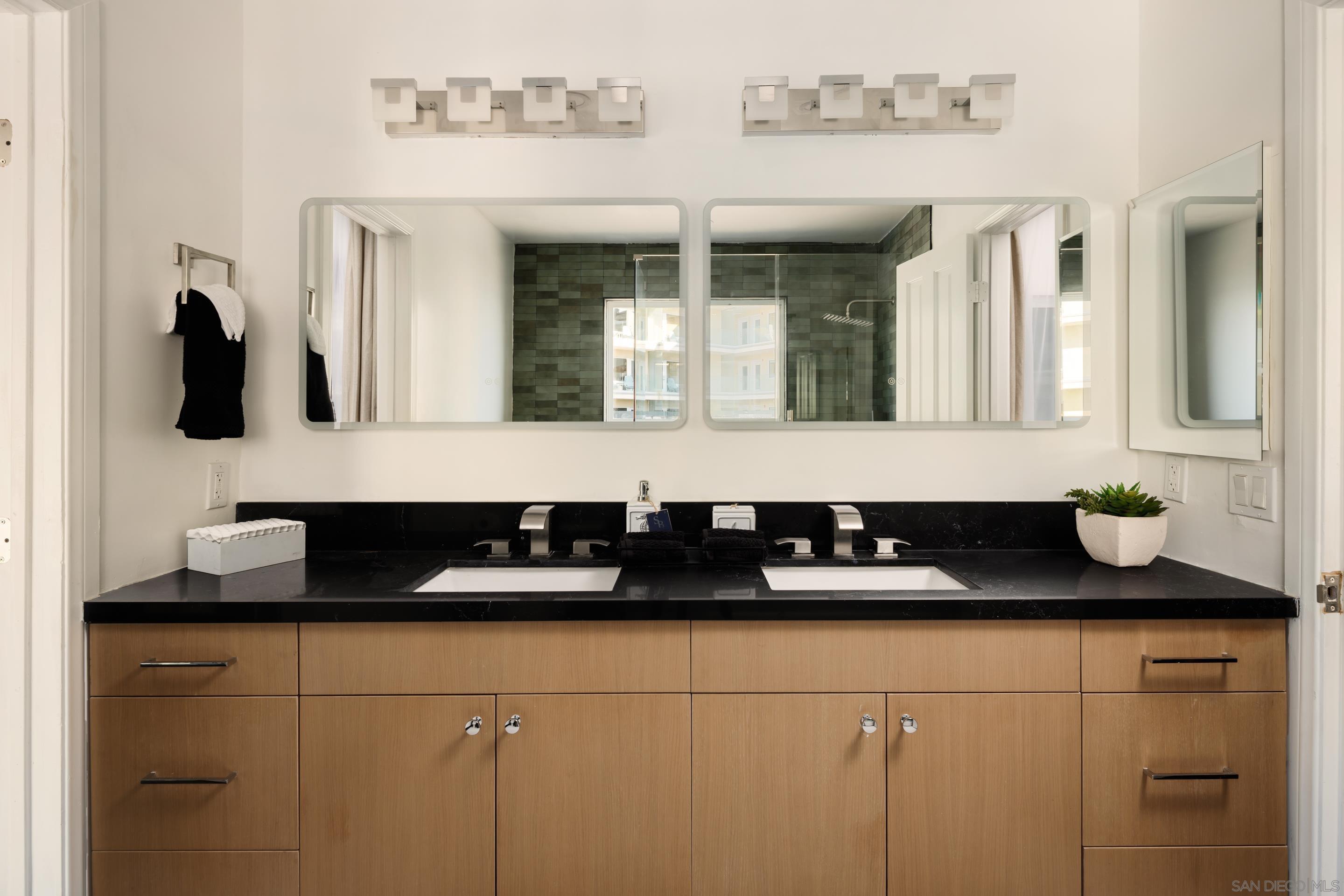 Detail Gallery Image 30 of 59 For 806  Ocean Ln, Imperial Beach,  CA 91932 - 4 Beds | 4 Baths