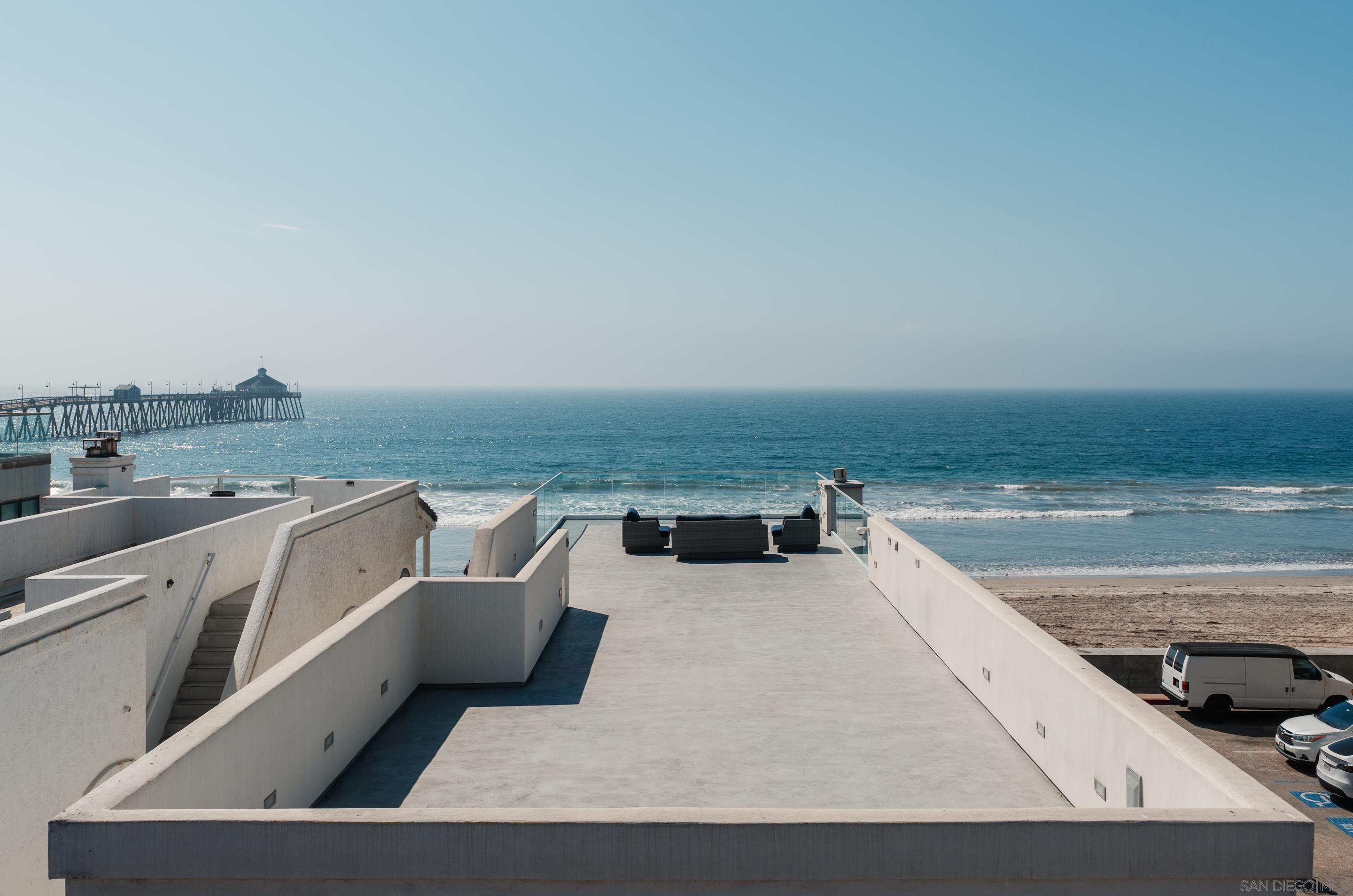 Detail Gallery Image 4 of 59 For 806  Ocean Ln, Imperial Beach,  CA 91932 - 4 Beds | 4 Baths