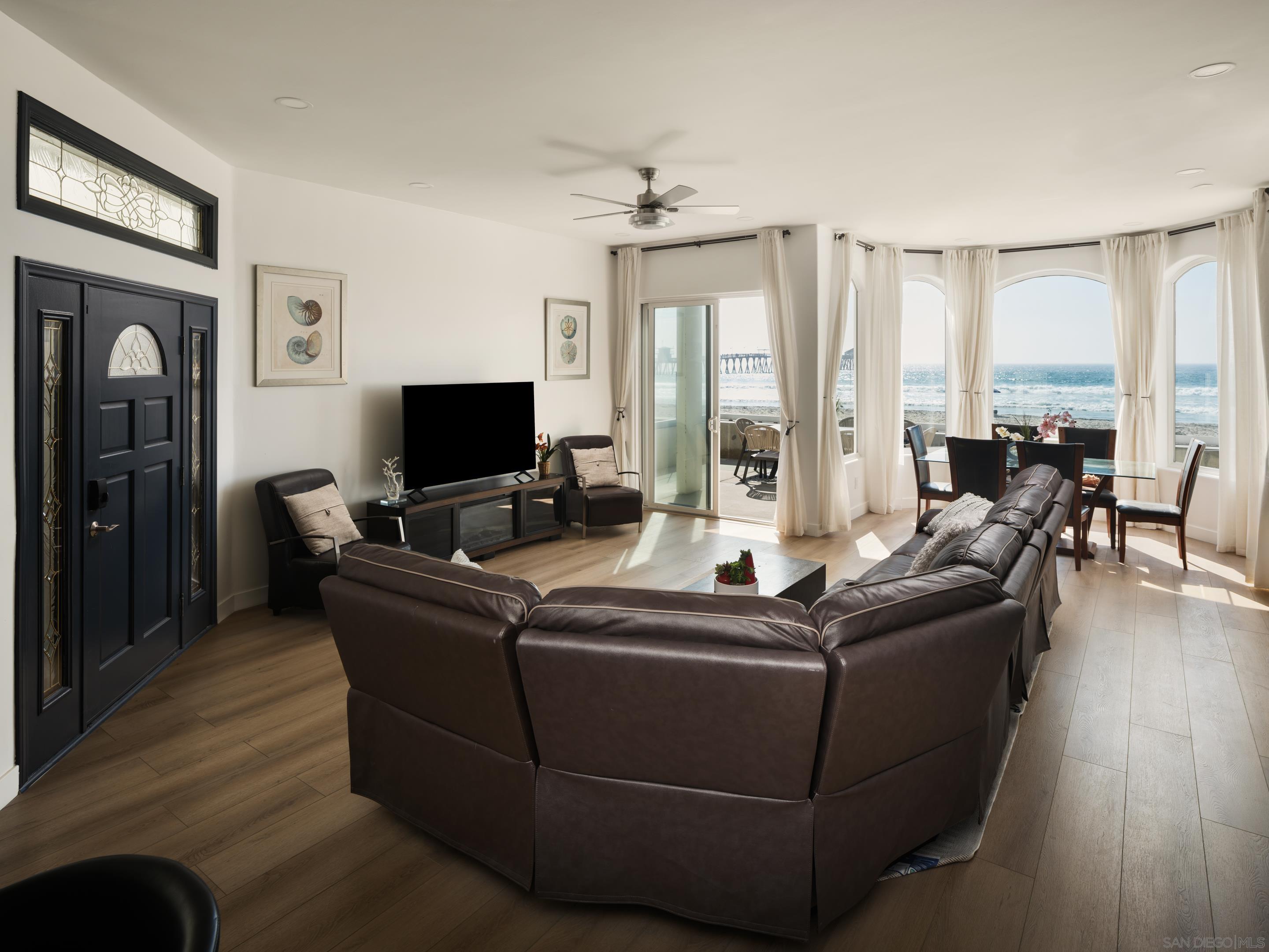 Detail Gallery Image 7 of 59 For 806  Ocean Ln, Imperial Beach,  CA 91932 - 4 Beds | 4 Baths