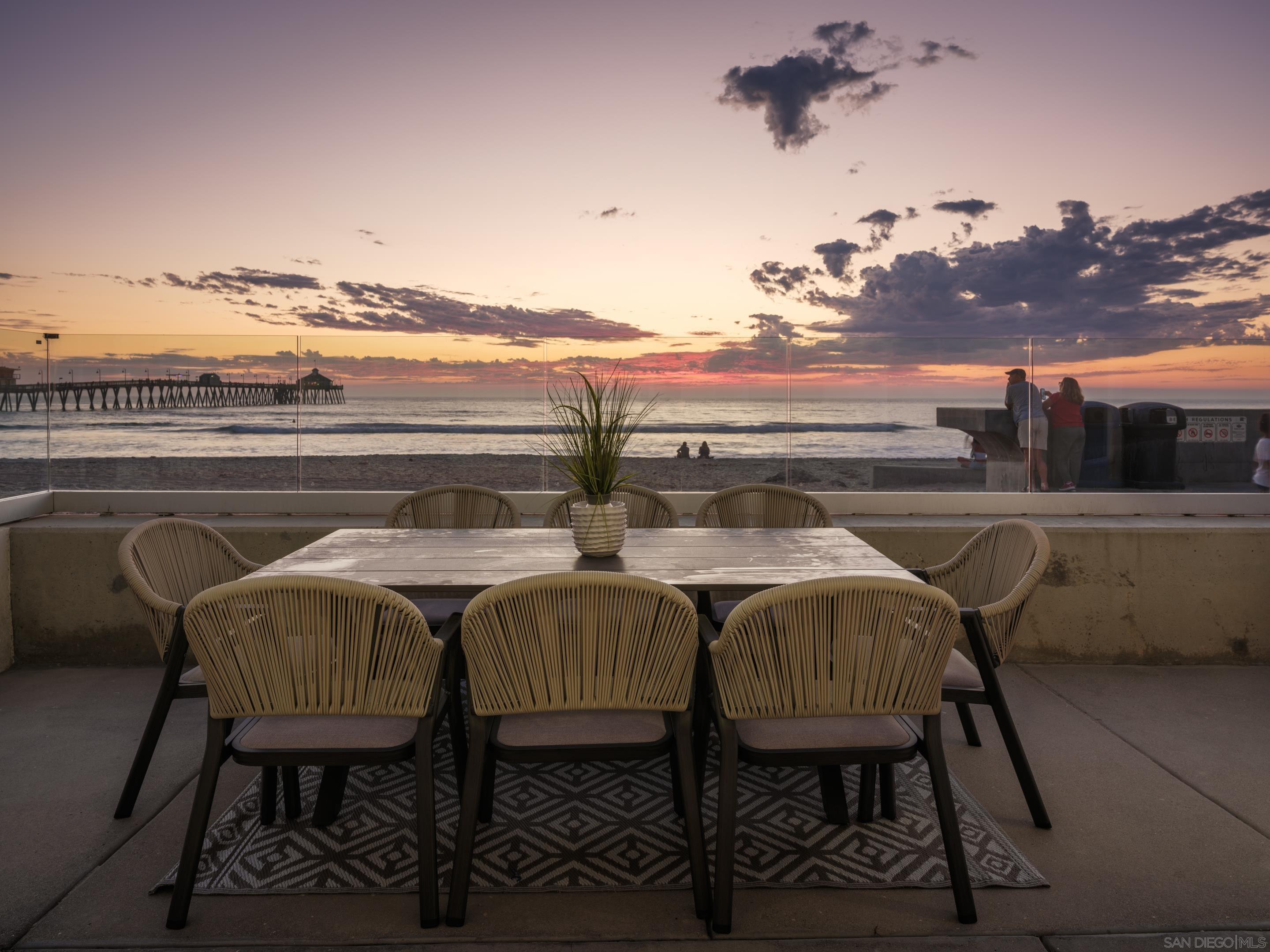 Detail Gallery Image 10 of 59 For 806  Ocean Ln, Imperial Beach,  CA 91932 - 4 Beds | 4 Baths