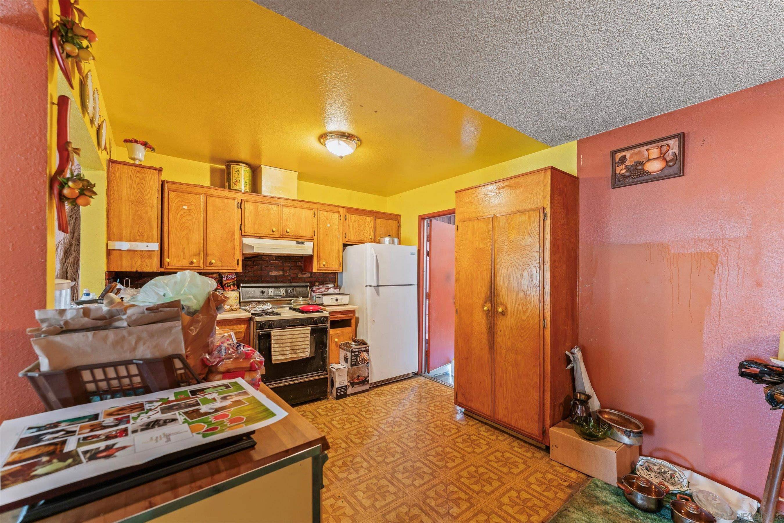 Detail Gallery Image 13 of 36 For 366  Lausanne Dr, San Diego,  CA 92114 - 4 Beds | 2 Baths