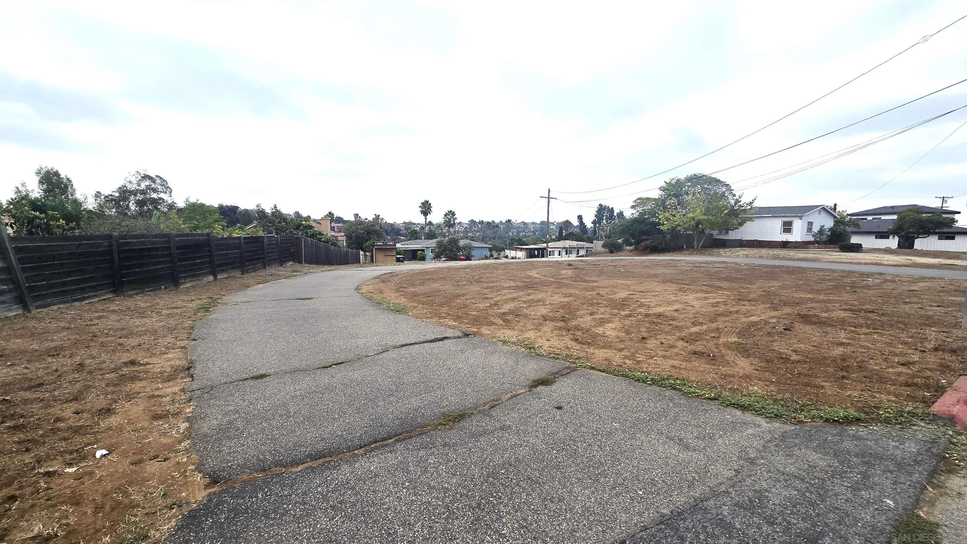 Detail Gallery Image 3 of 10 For 233  Hill Dr, Vista,  CA 92083 - 4 Beds | 1 Baths