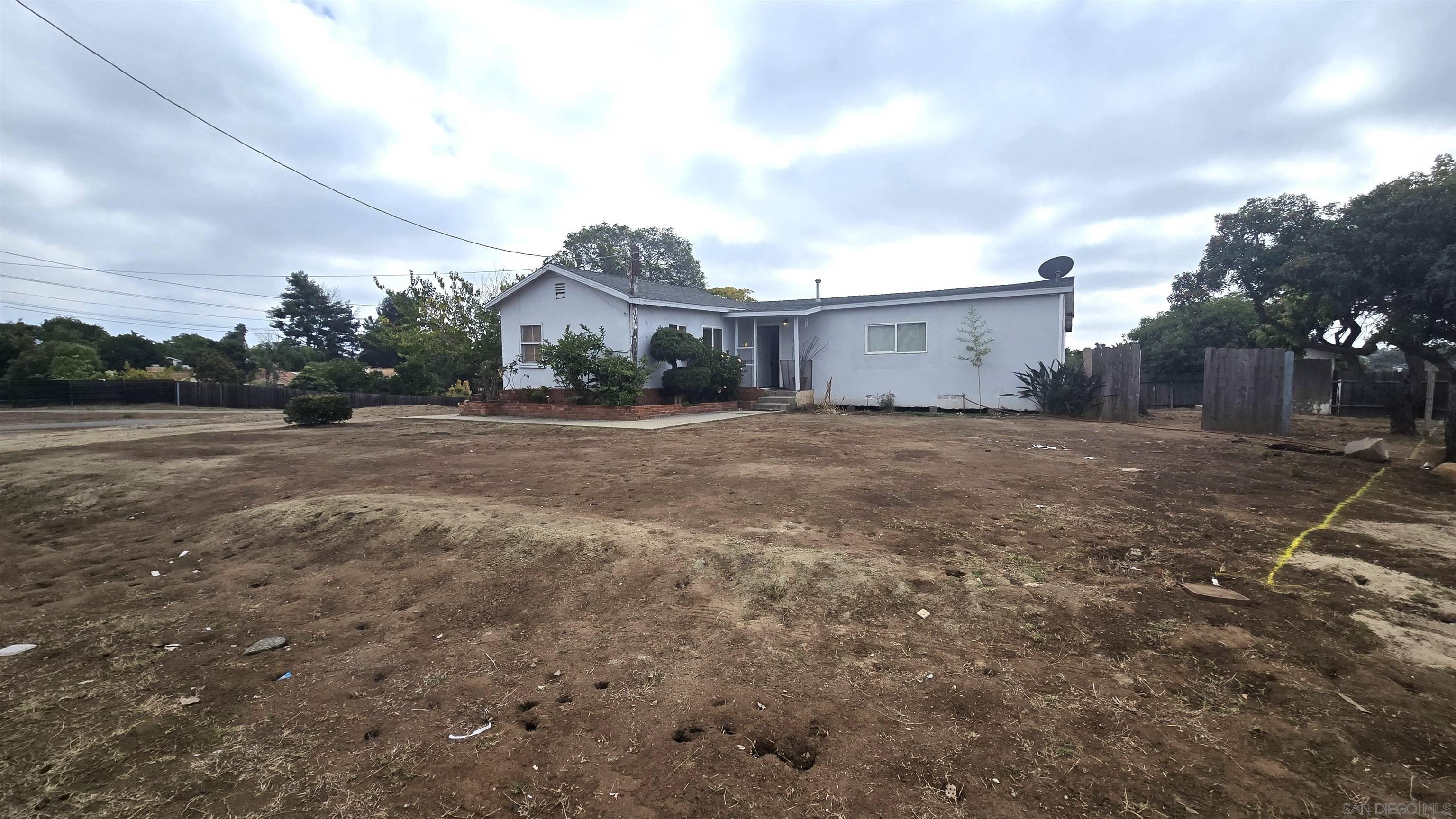 Detail Gallery Image 7 of 10 For 233  Hill Dr, Vista,  CA 92083 - 4 Beds | 1 Baths