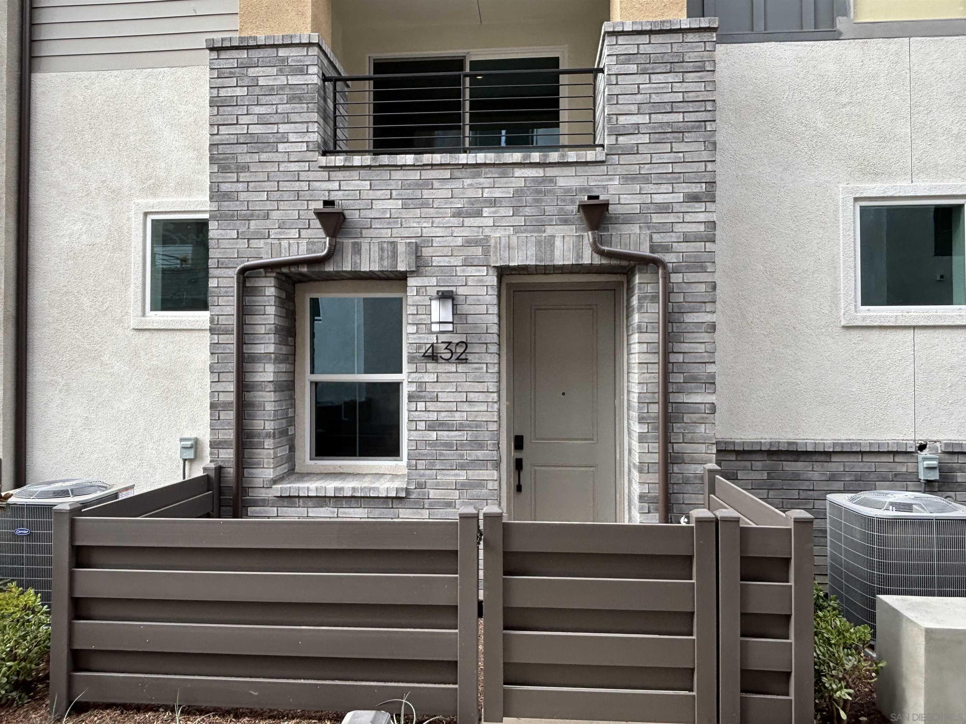 Front Image Thumbnail for SD250041131