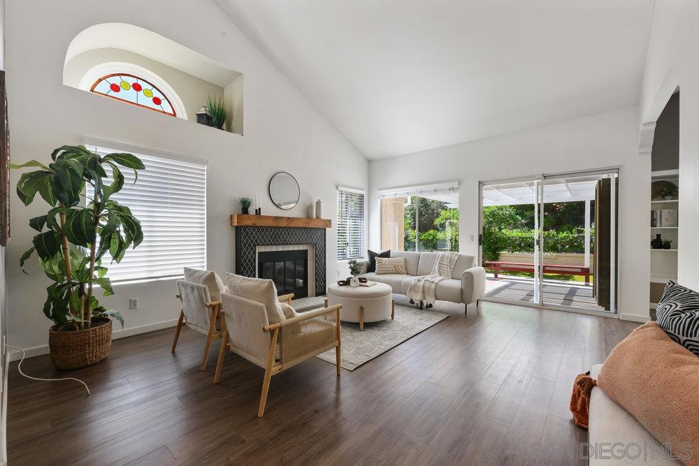 Front Image Thumbnail for SD250041141