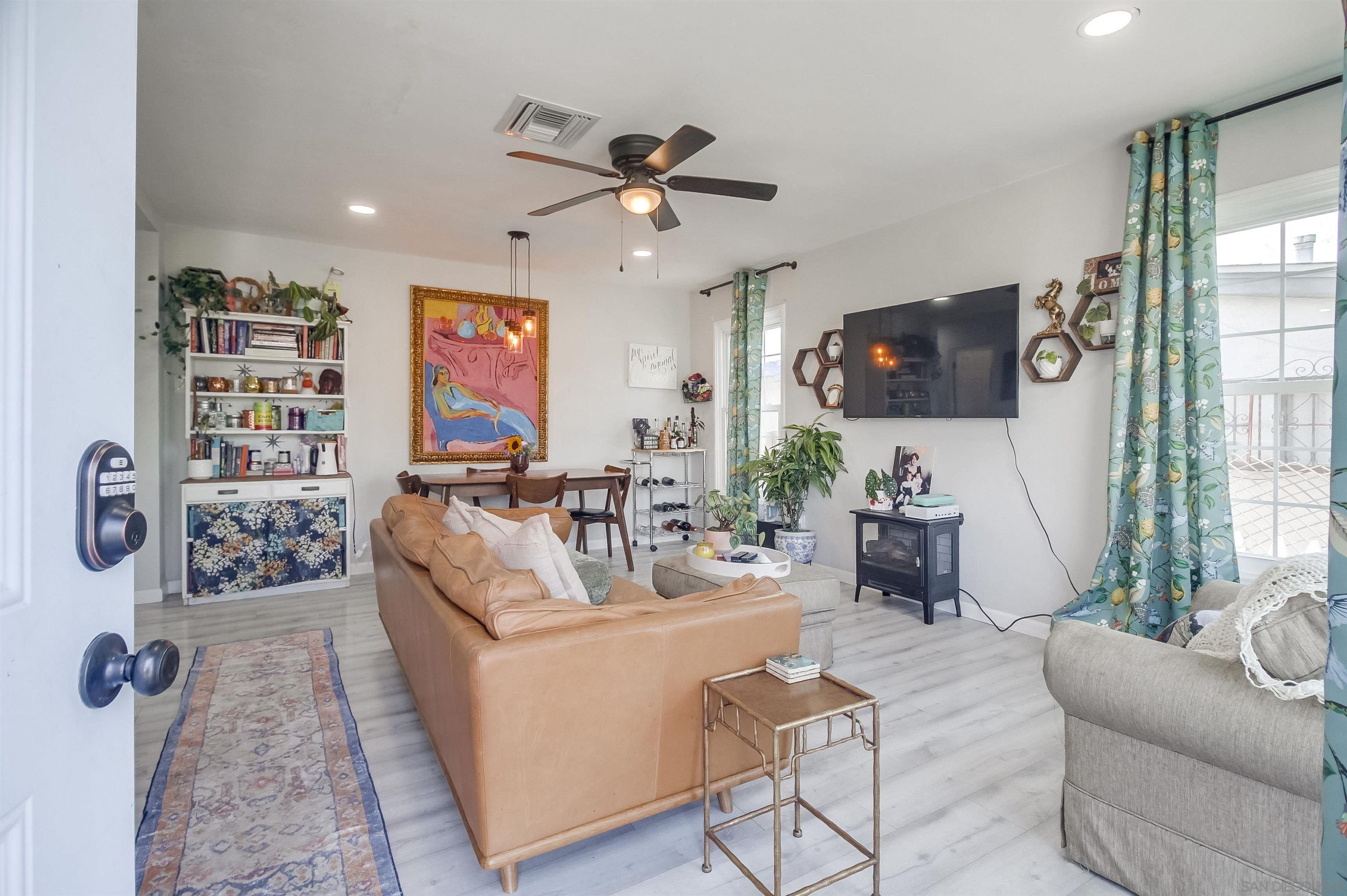 Front Image Thumbnail for SD250041163