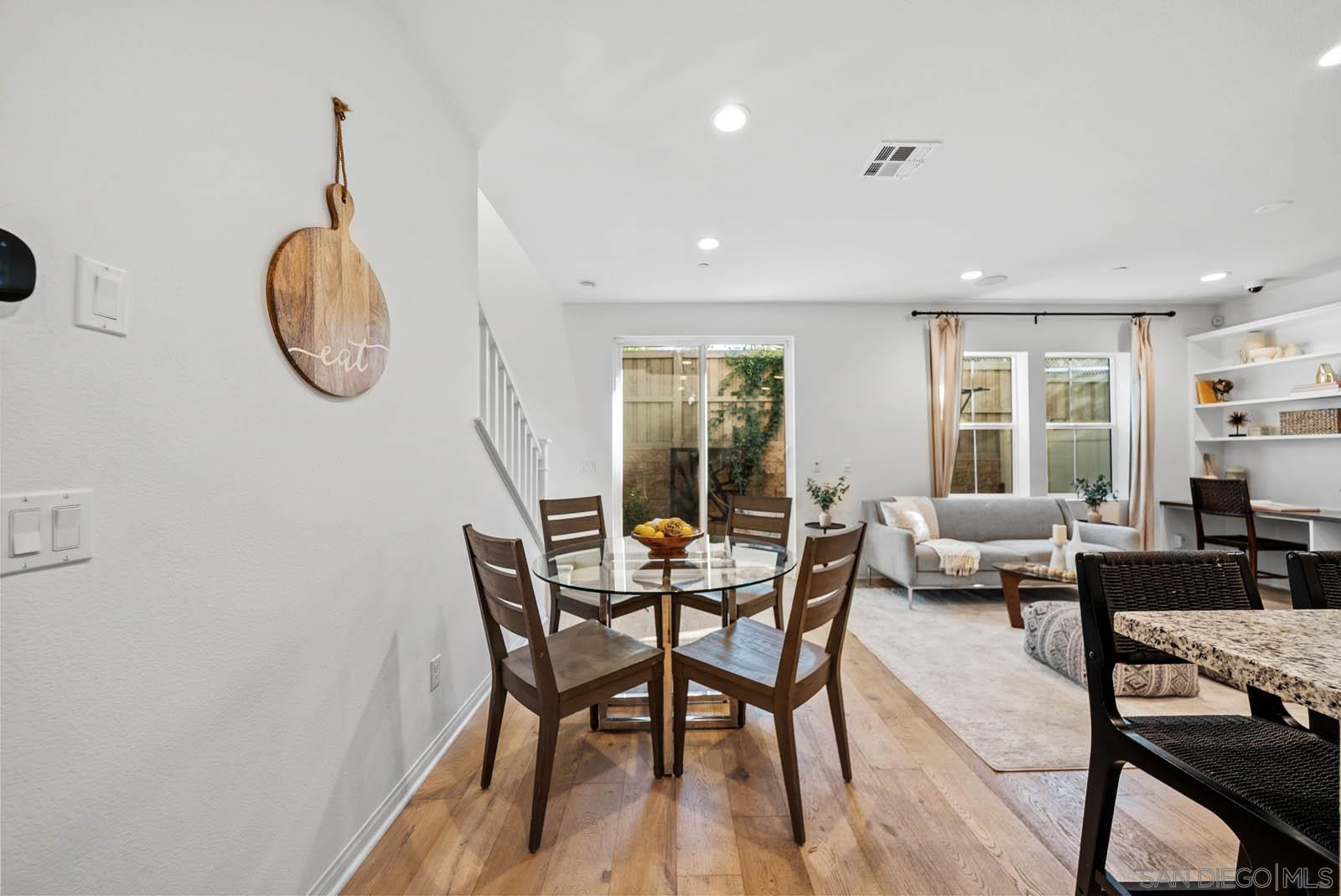 Detail Gallery Image 15 of 59 For 3135  Linwood St, Vista,  CA 92081 - 3 Beds | 2/1 Baths