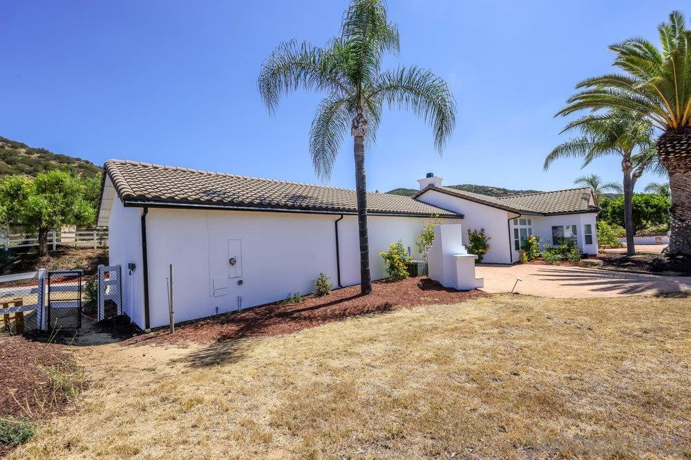 Detail Gallery Image 7 of 42 For 26335  Englemann Rd., Valley Center,  CA 92082 - 4 Beds | 3 Baths