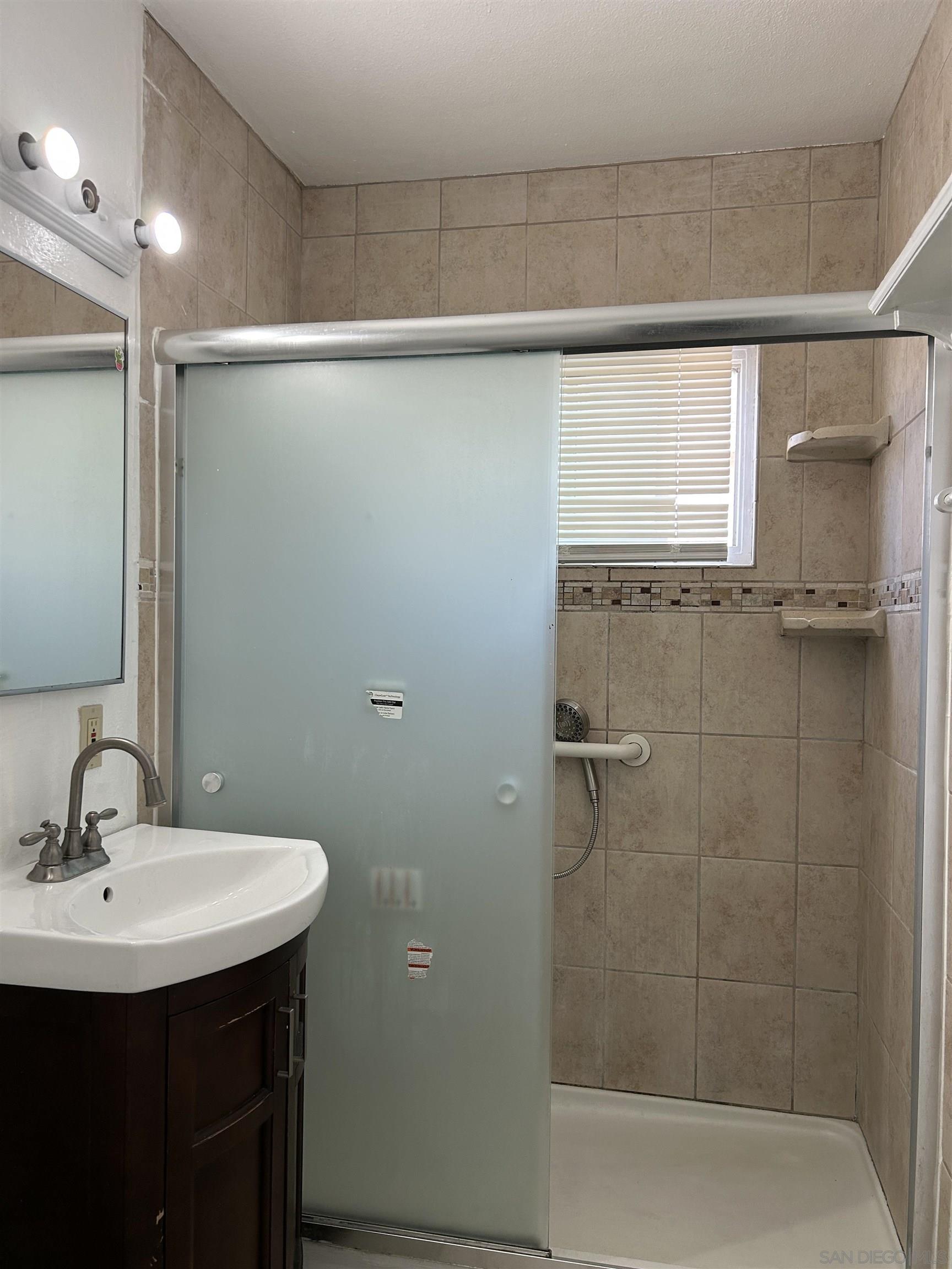 Detail Gallery Image 10 of 20 For 1815  Brookline St., San Diego,  CA 92102 - 3 Beds | 2 Baths