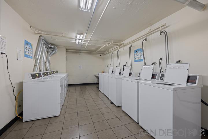 Detail Gallery Image 33 of 35 For 10982  Roebling Avenue  #464,  Los Angeles,  CA 90024 - 2 Beds | 2 Baths