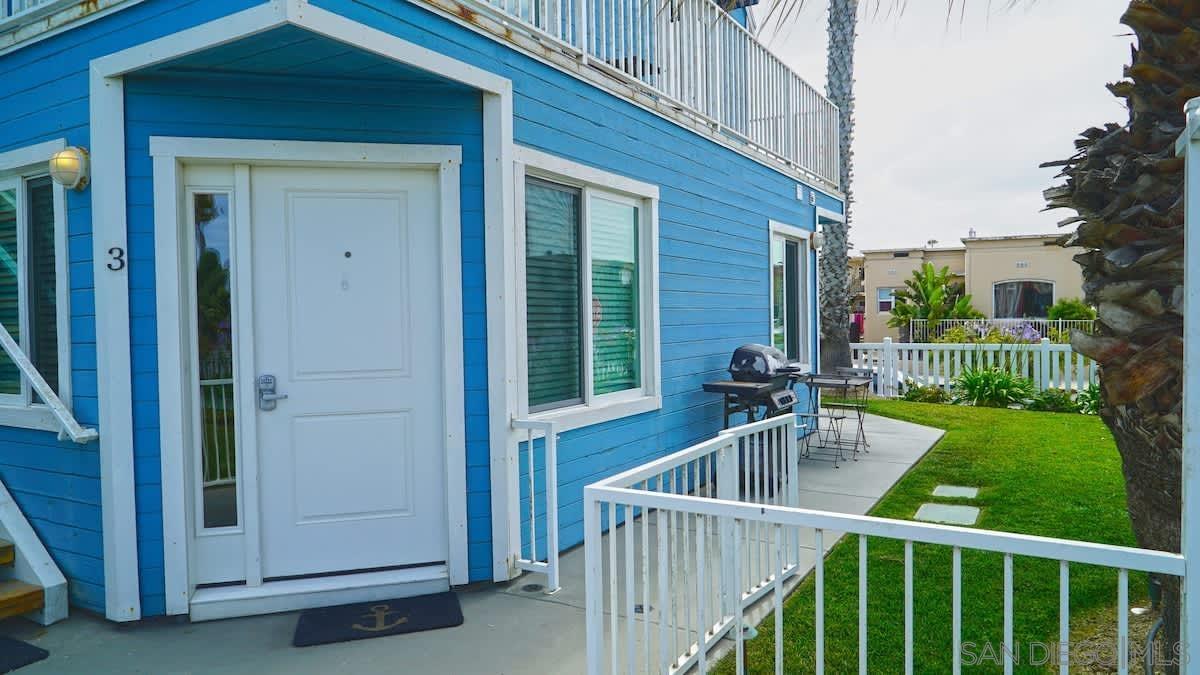 Detail Gallery Image 7 of 22 For 5112 #3  Saratoga Ave  3, San Diego,  CA 92107 - 2 Beds | 2 Baths