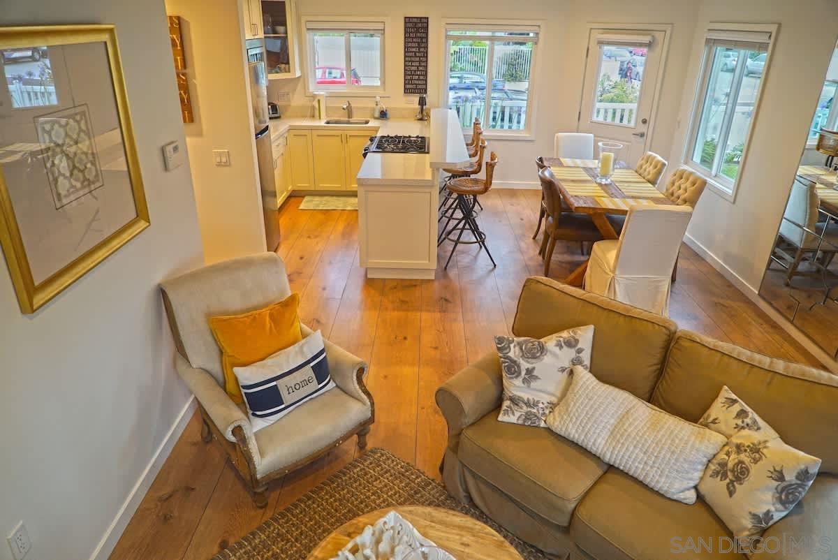 Detail Gallery Image 10 of 22 For 5112 #3  Saratoga Ave  3, San Diego,  CA 92107 - 2 Beds | 2 Baths