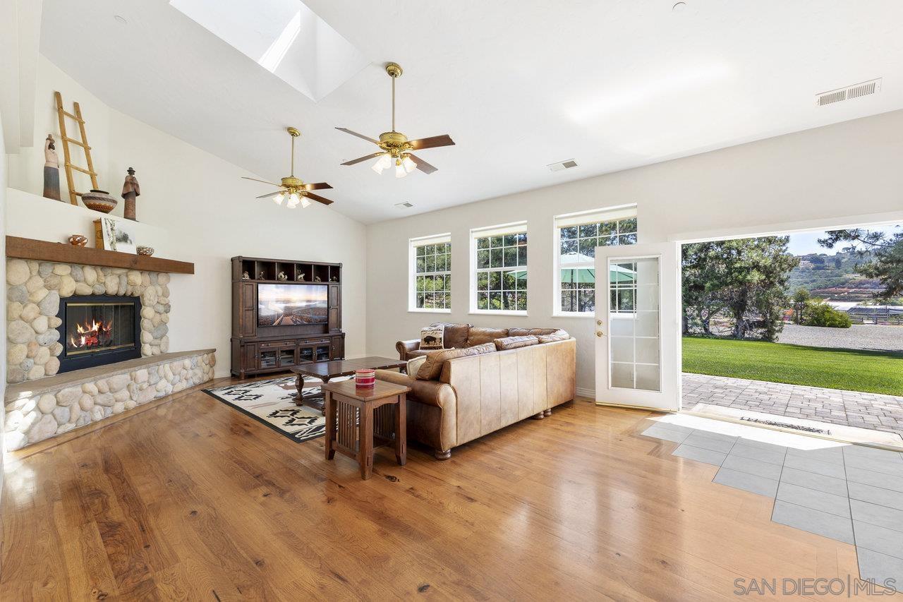 Detail Gallery Image 16 of 75 For 3232 N Twin Oaks Valley Rd, San Marcos,  CA 92069 - 7 Beds | 6 Baths