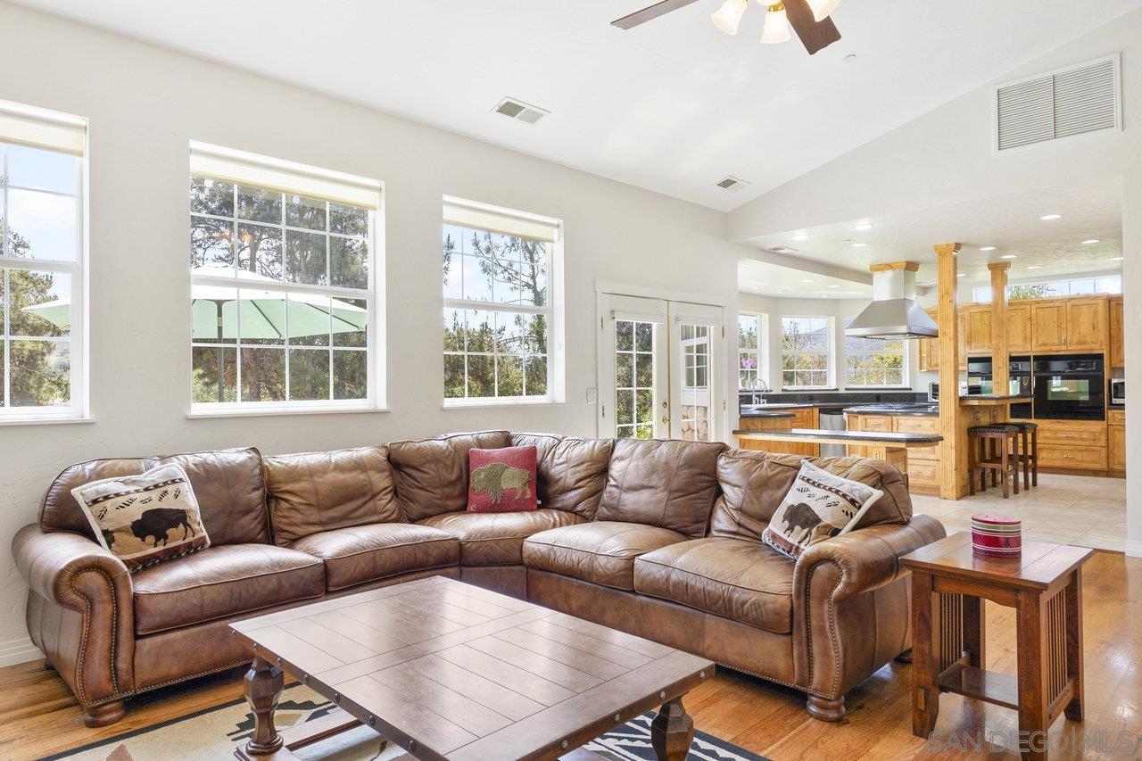 Detail Gallery Image 18 of 75 For 3232 N Twin Oaks Valley Rd, San Marcos,  CA 92069 - 7 Beds | 6 Baths