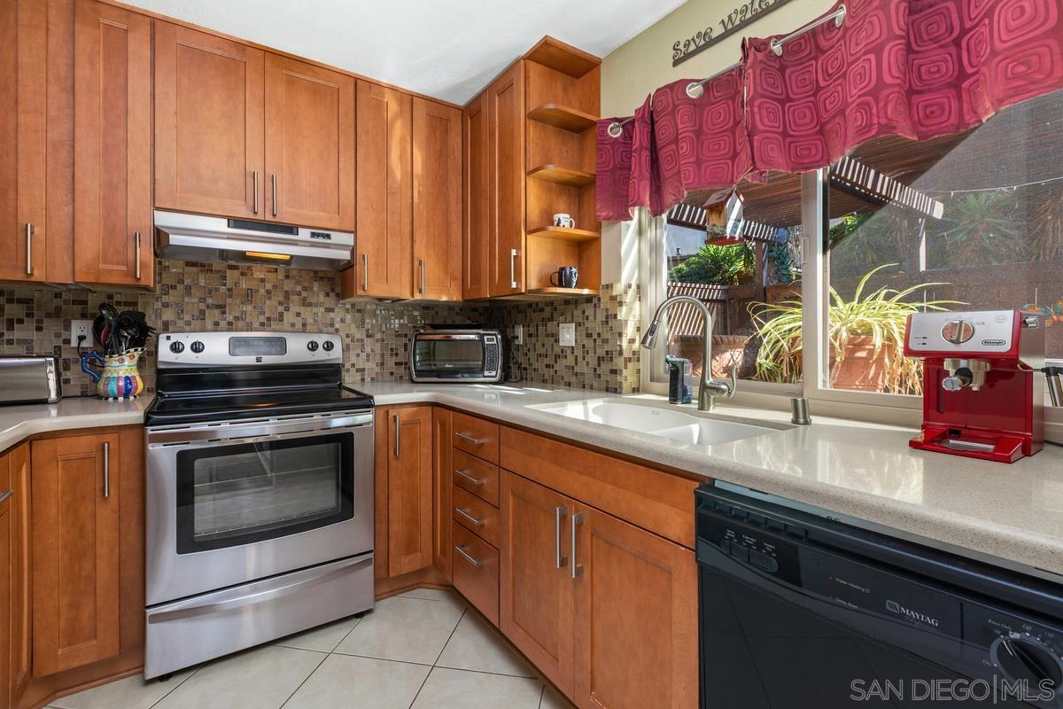 Detail Gallery Image 3 of 32 For 9774  Caminito Doha, San Diego,  CA 92131 - 2 Beds | 1/1 Baths