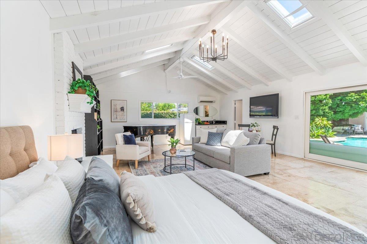 Detail Gallery Image 3 of 71 For 2602 N Louise, Santa Ana,  CA 92706 - 4 Beds | 3/1 Baths